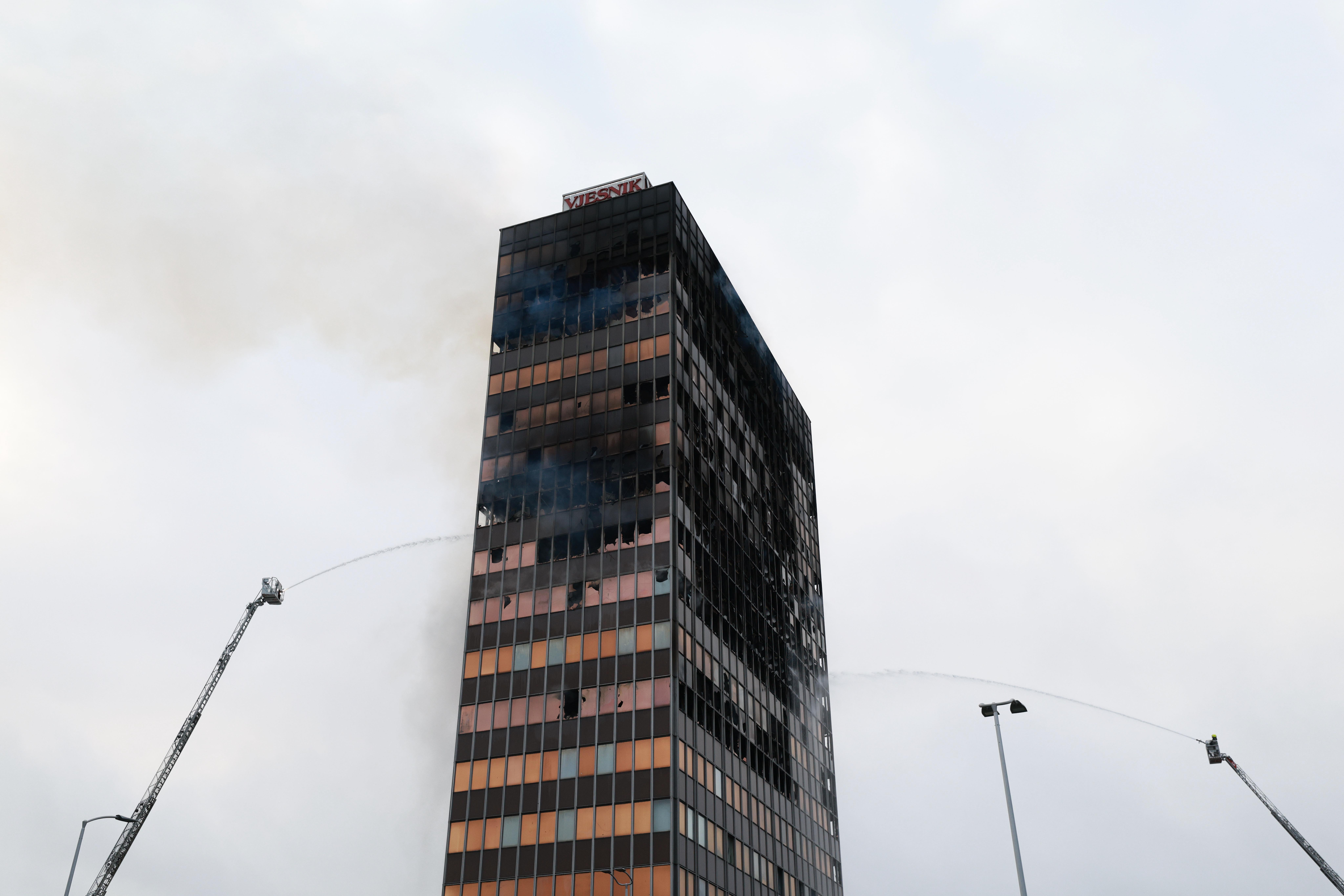GORI VJESNIKOVA ZGRADA U ZAGREBU