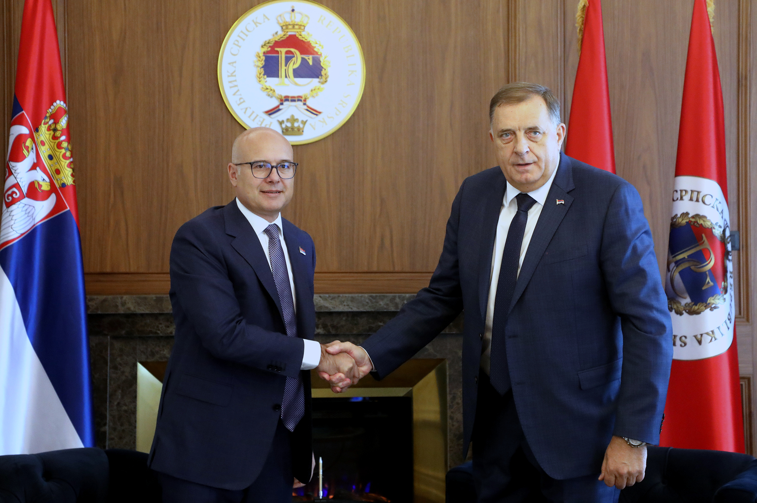 MILOŠ VUČEVIĆ, MILORAD DODIK