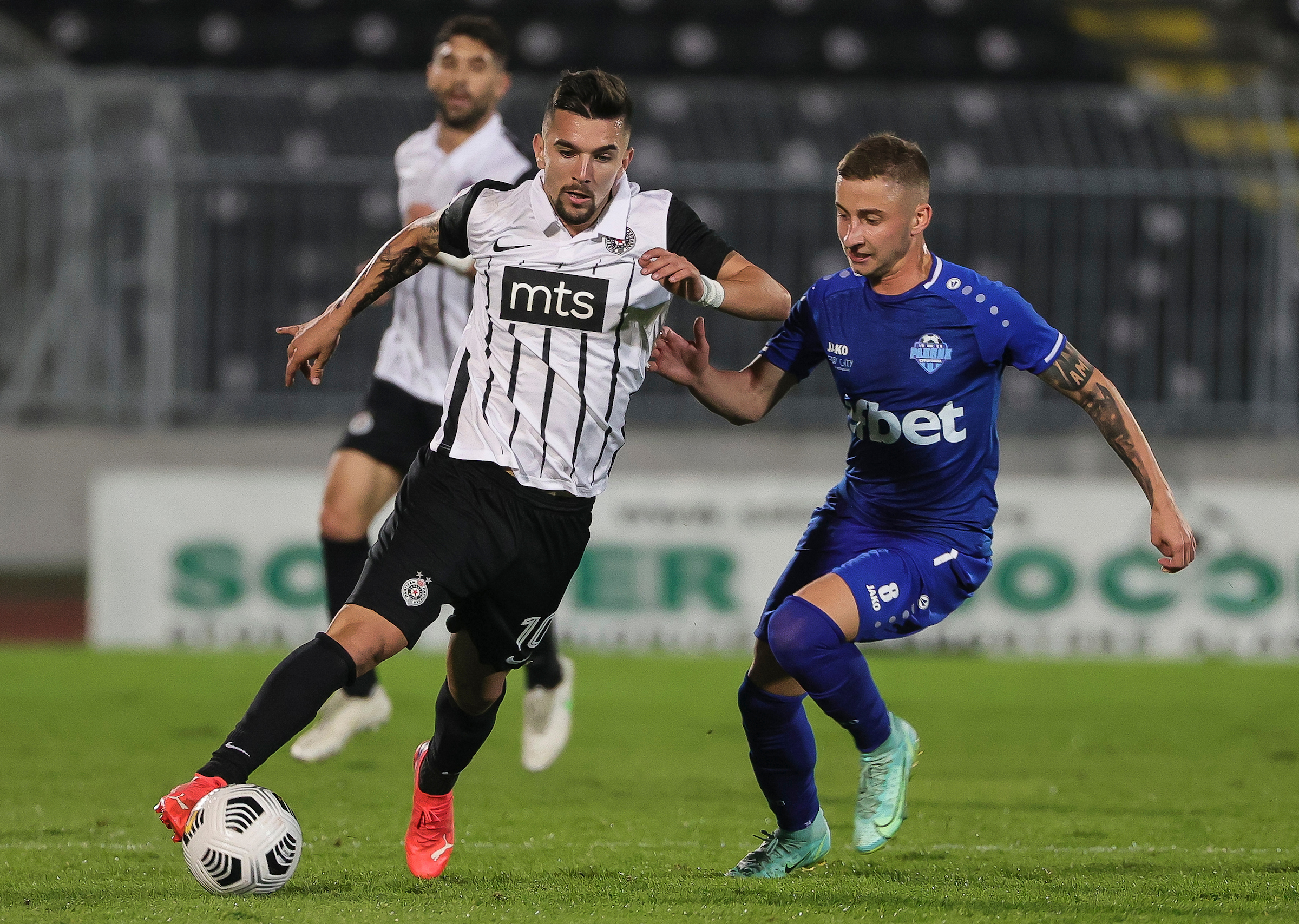 Lazar Pavlovic (R) and Viktor Lukic
Fudbal-Super League Season 2021/2022
FK Partizan v Radnik Surdulica
Beograd, 17.10.2021.
foto: Srdjan Stevanovic/Starsport.rs ©