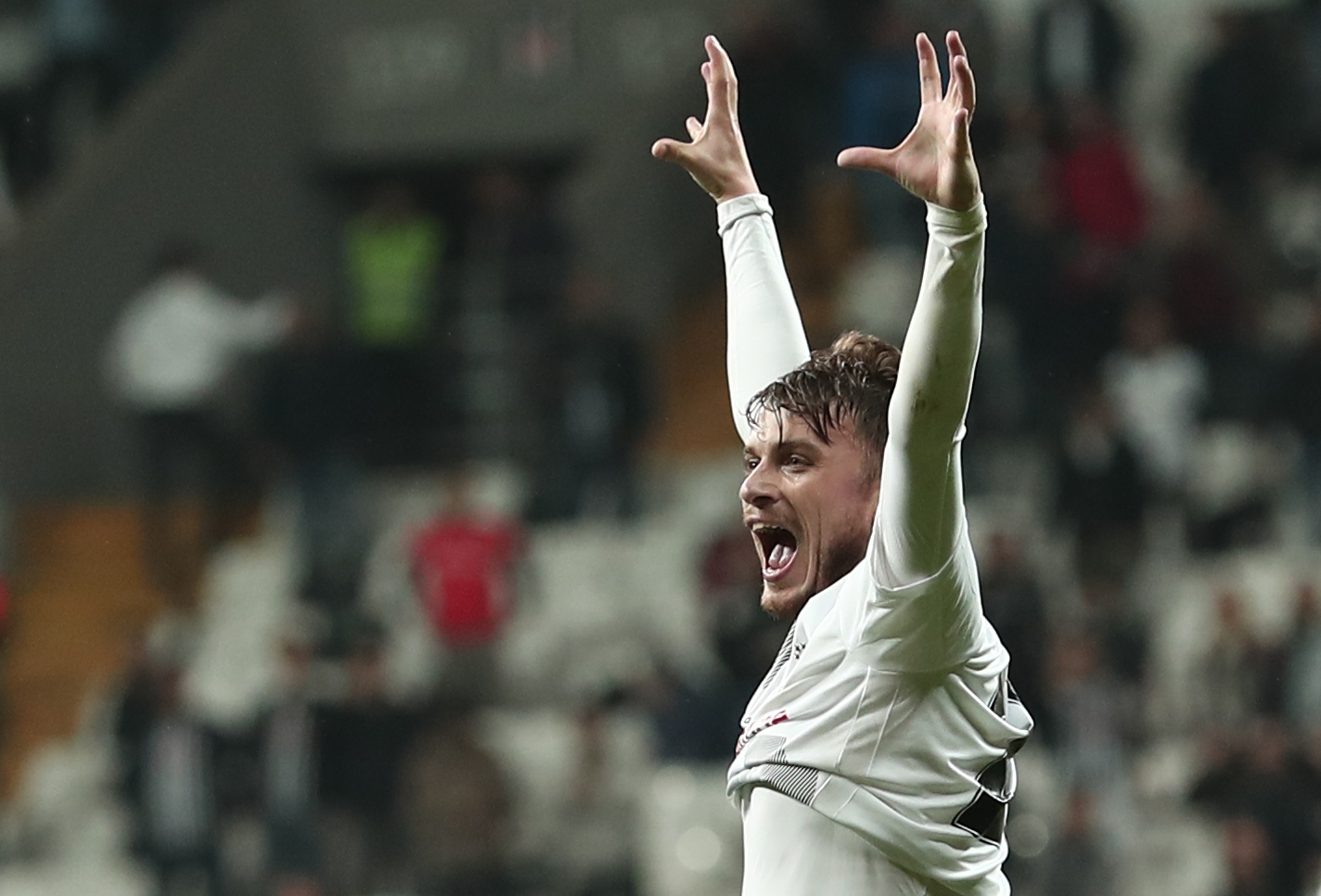 epa08031697 Besiktas's Adem Ljajic celebrates after scoring the 2-1 goal during the UEFA Europa League group K soccer match between Besiktas and SK Slovan Bratislava, in Istanbul, Turkey 28 November 2019.  EPA/SEDAT SUNA