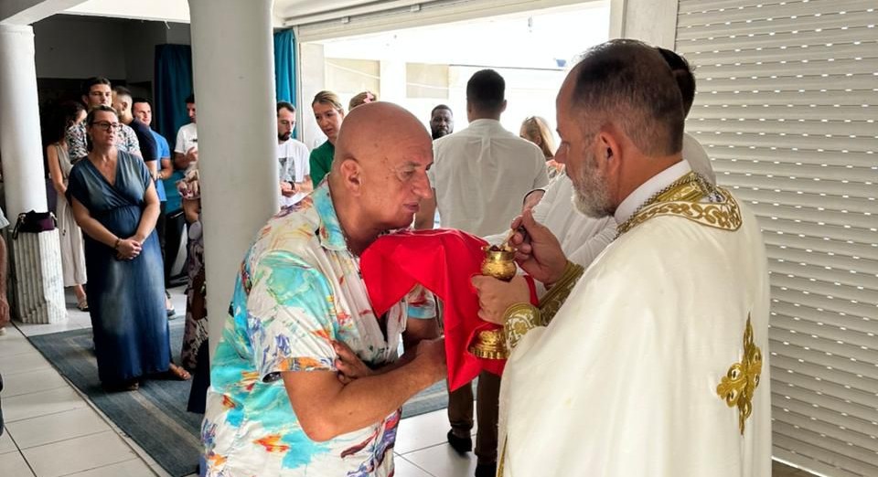 Zoran Milinković na treći Božić ustupio svoju vilu na Karibima pravoslavnim vernicima