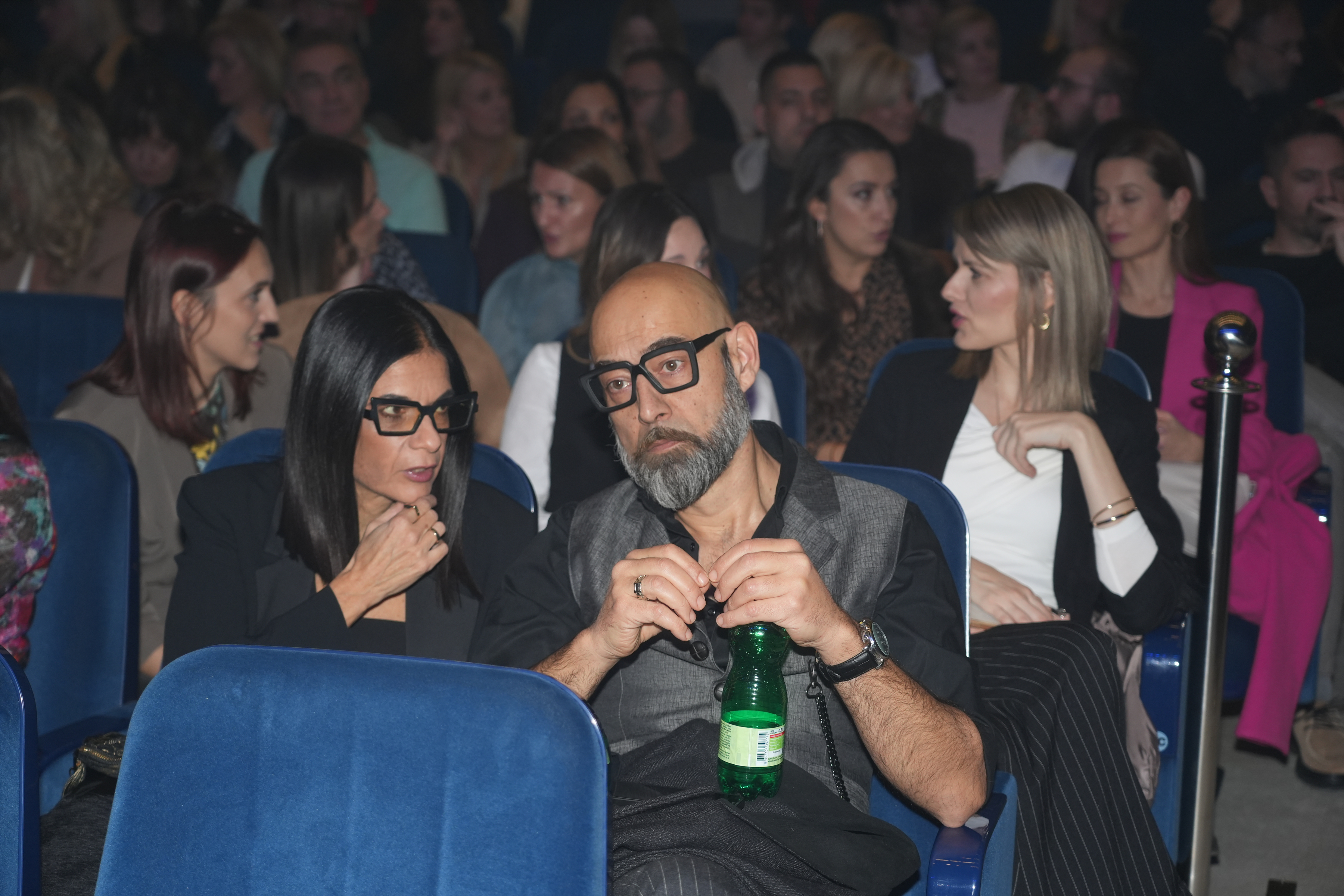 After 33 years since the release of the first song "Da l’ si ikada mene voljela", one of the most beloved performers from our region, Nenad Knezevic Knez returned to Sava Centar and organized a concert dance – pop spectacle, in a special evening called "M