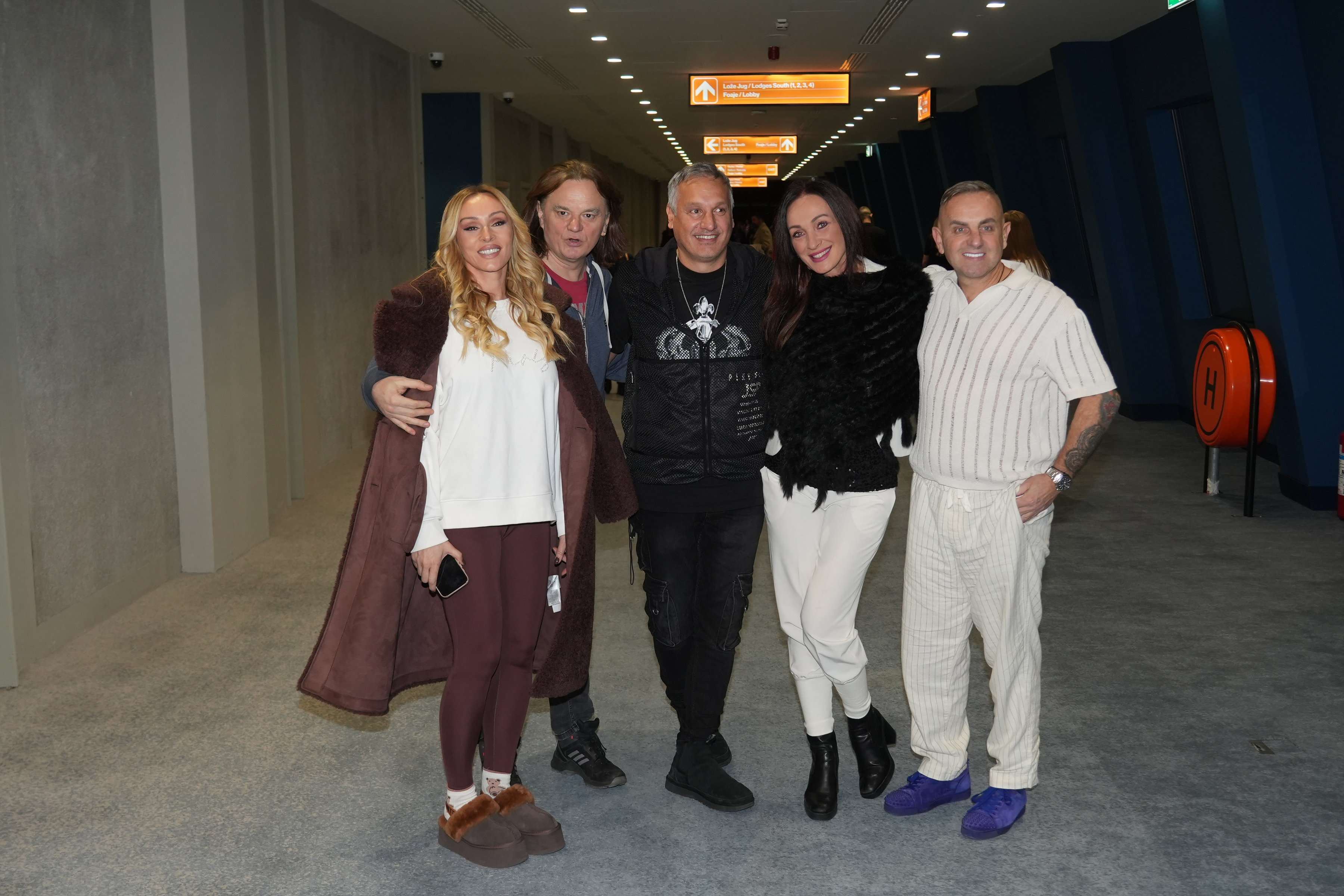 After 33 years since the release of the first song "Da l’ si ikada mene voljela", one of the most beloved performers from our region, Nenad Knezevic Knez returned to Sava Centar and organized a concert dance – pop spectacle, in a special evening called "M