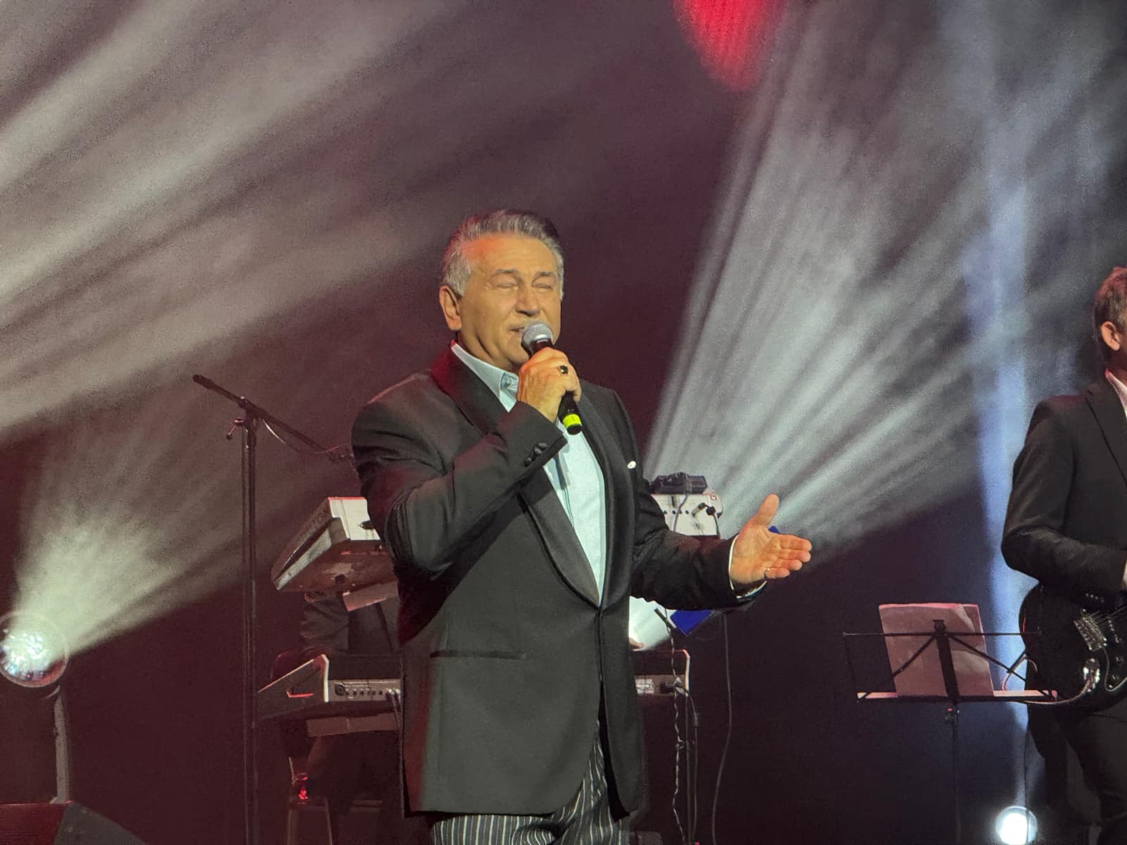 Beograd, koncert. Halid Muslimović na koncertu u Beogradu Foto: Dusan Cakic