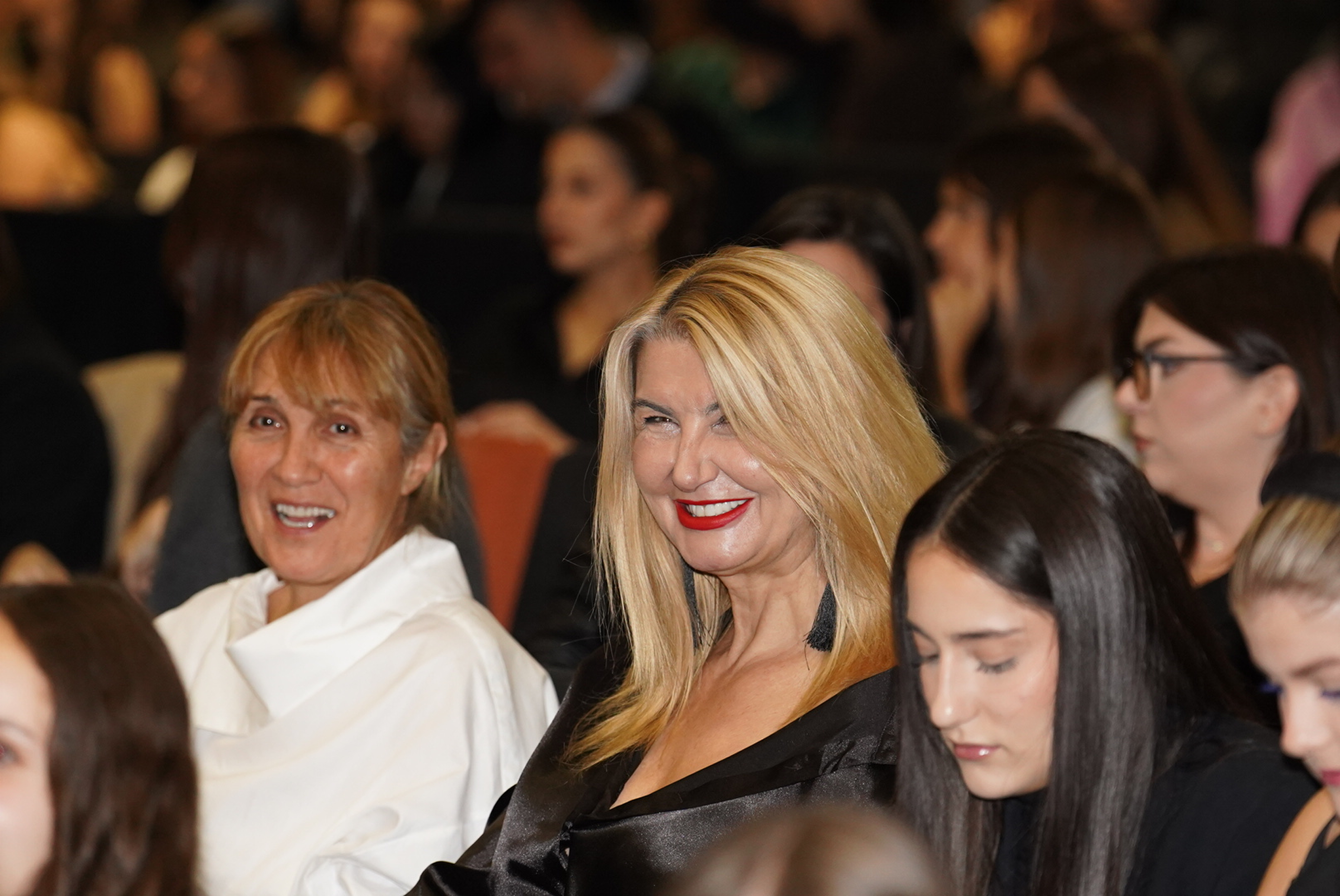 Teenage star Jakov Jozinovic gave his first performance in the MTS Hall.Tinejdz zvezda Jakov Jozinovic odrzao je prvi nastup u mts Dvorani.