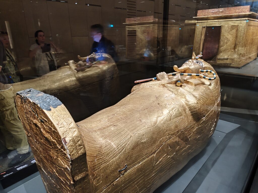 Egipat, Novootvoreni Veliki egipatski muzej, palto u Gizi Foto: Miljana Isailović/Nova.rs