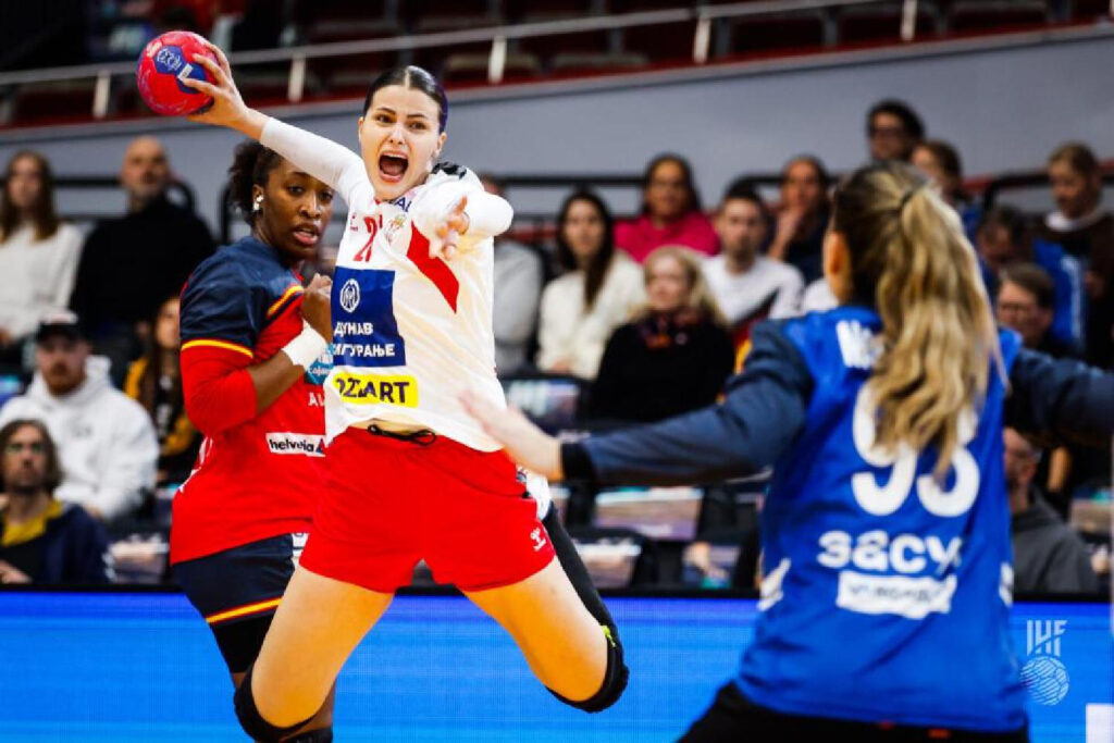 Mesto: Dortmund
Datum: Tue Dec 02 18:50:15 CET 2025
Dogadjaj: SPORT/RUKOMET/ŽENE - utakmica Španija - Srbija u prvom kolu druge faze Svetskog prvenstva u rukometu za žene, 29:31
Izvor: FoNet/IHF