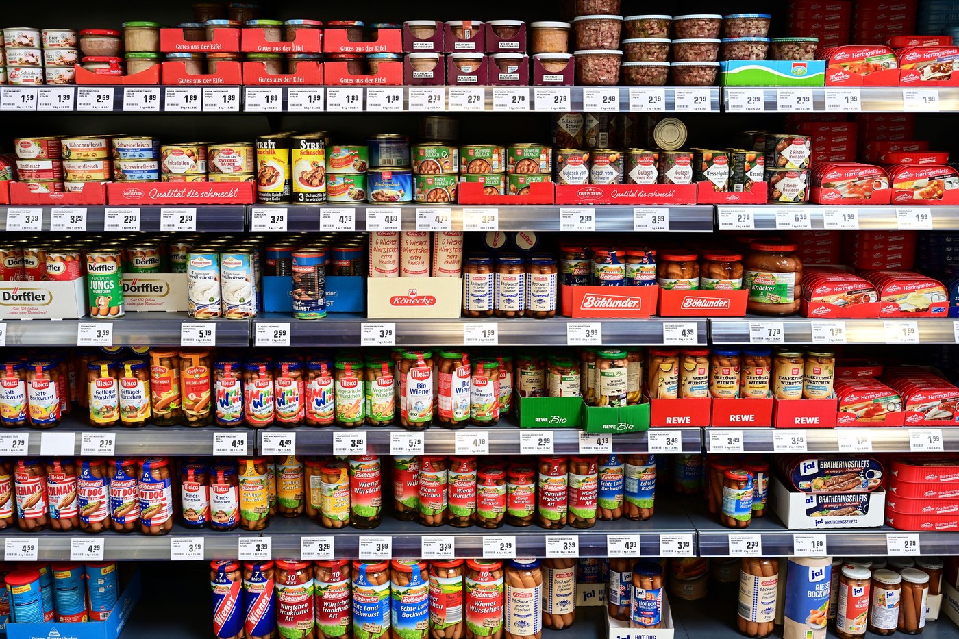 STRAELEN, GERMANY – JUNE 2024: Aisle with assortment Glass jars of sausages and meat products in a REWE supermarket.,Image: 886641082, License: Rights-managed, Restrictions: , Model Release: no, Credit line: René van den Berg / Alamy / Profimedia