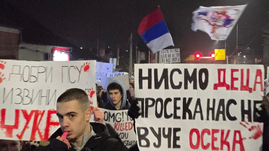 Mesto: Lazarevac, Beograd
Datum: Tue Feb 04 19:08:19 CET 2025
Dogadjaj: DRUŠTVO - grupa srednjoškolaca u Lazarevcu organizovala je skup podrške studentima u blokadi i prosvetnim radnicima
Fotoreporter: Marko Dragoslavić
Izvor: FoNet