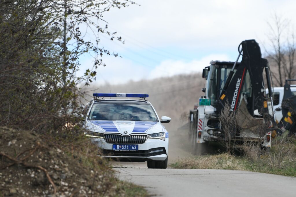 Brestovac, Banjsko Polje, Bor 29.03.2024. Bager. Policija. Nestanak devojčice Danke Ilić, Danka Ilića, dvogodišnja devojčica  nestala u naselju Banjsko polje Foto: Filip Krainčanić/Nova.rs