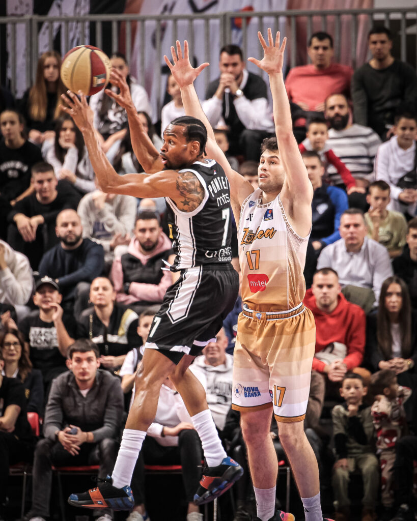 1707672490-20240211165650_Igokea_-_Partizan-39-819x1024.jpg