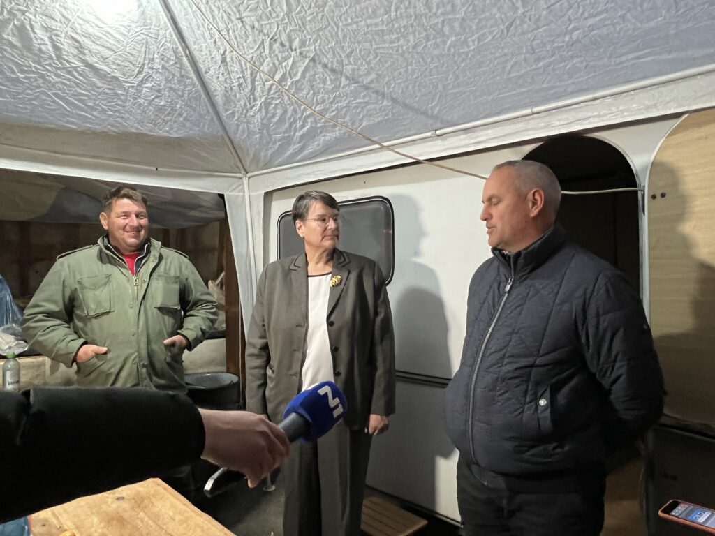 Predstavnici "ProGlasa" obišli poljoprivrednike,Ova dvojica su
inicijativa za opstanak poljoprivrednika srbije Goran Filipovic i Djoka Curcic, Ivanka Popović