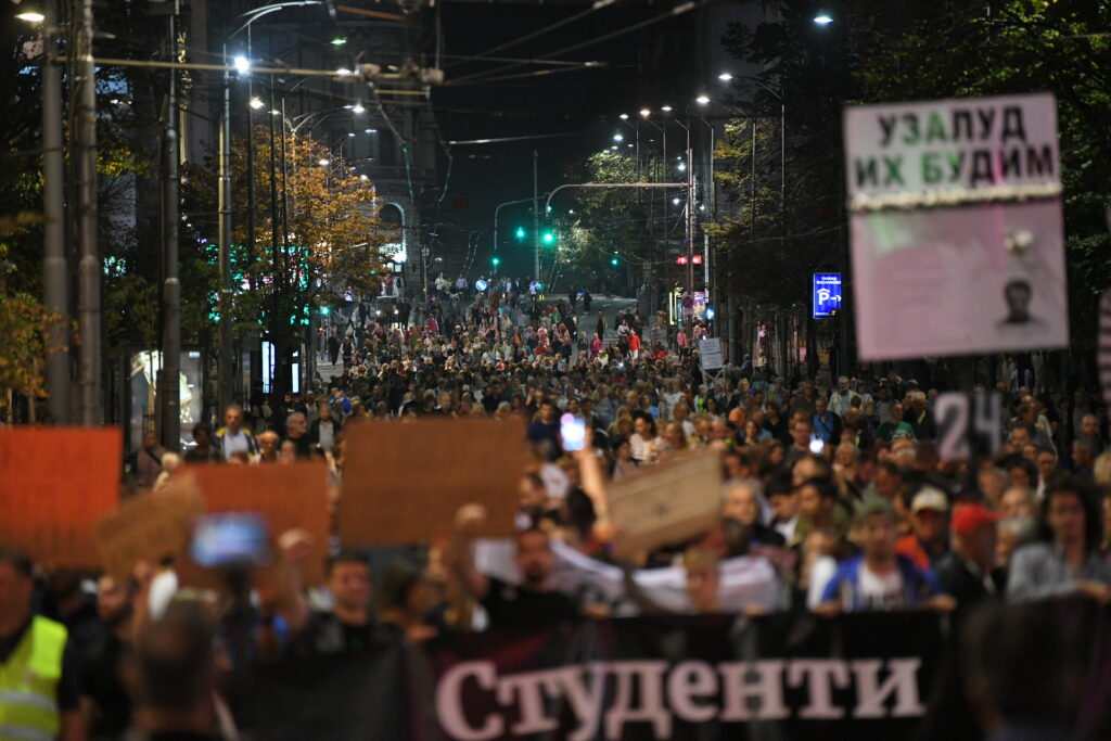 Beograd 14.10.2023. Protest Srbija protiv nasilja, 24. protest Srbija protiv nasilja, šetnja, transparent Foto: Amir Hamzagić/Nova.rs