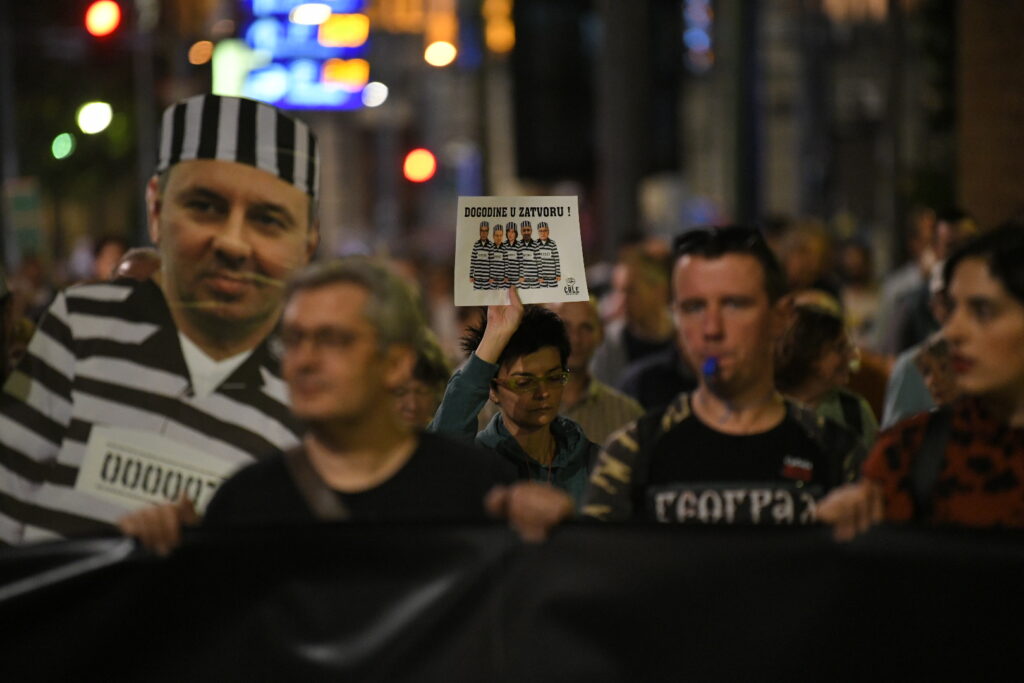 Beograd 14.10.2023. Protest Srbija protiv nasilja, 24. protest Srbija protiv nasilja, šetnja, transparent Foto: Amir Hamzagić/Nova.rs
