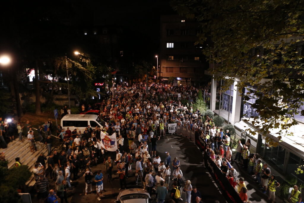Beograd 23.09.2023. Dvadeset prvi protest, 21. protest Srbija protiv nasilja,  ispred Narodne skupštine, šetnja, RTS  Foto: Amir Hamzagić/Nova.rs