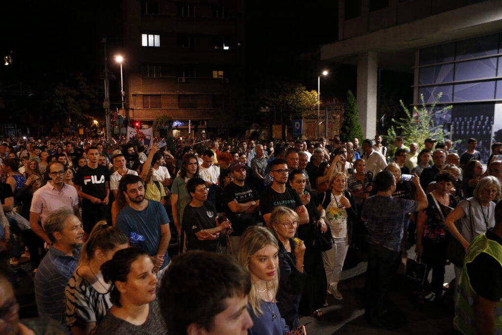 Beograd 23.09.2023. Dvadeset prvi protest, 21. protest Srbija protiv nasilja,  ispred Narodne skupštine, šetnja, RTS  Foto: Amir Hamzagić/Nova.rs
