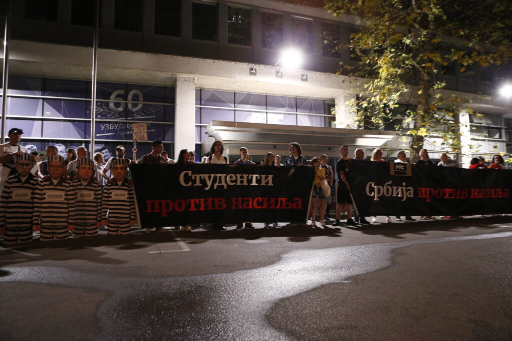 Beograd 23.09.2023. Dvadeset prvi protest, 21. protest Srbija protiv nasilja,  ispred Narodne skupštine, šetnja, RTS  Foto: Amir Hamzagić/Nova.rs