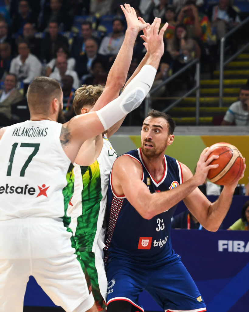 during the FIBA World Cup 2023 Quarter-Finals match between Srbija and Litvanija at Araneta Coliseum on September 05, 2023 in Manila, Philippines. (Photo by Starsport.rs ©)