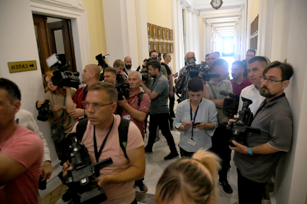 Skupština Srbije, mediji, novinari, fotoreporteri, snimatelji, nije im dozvoljen ulaz