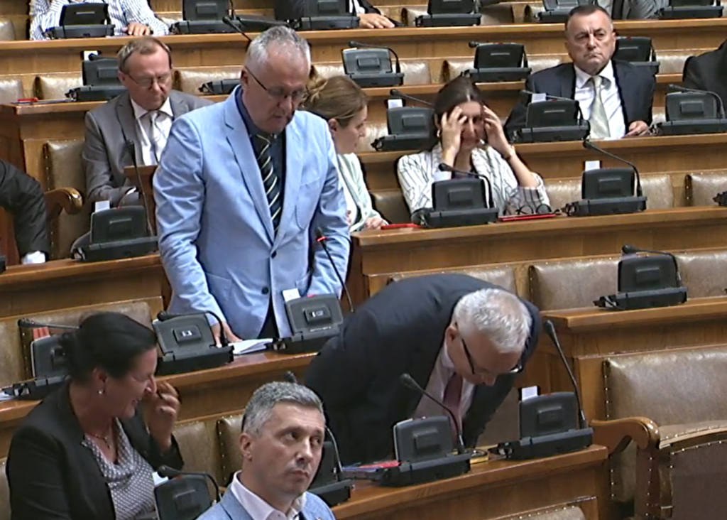 1687444293-klanjanje-1024x732.png