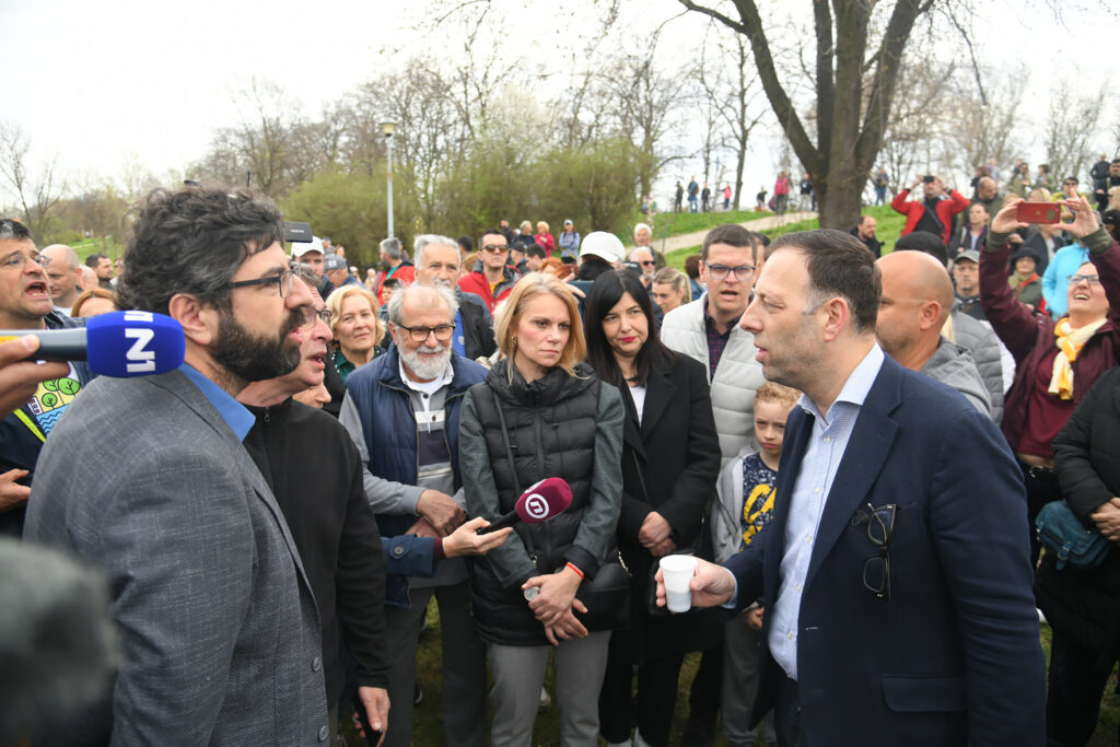 Beograd, 25.03.2023. Protest na Savskom nasipu, blokiranje nelegalnih radova, Radomir Lazović, Gradski urbanista Marko Stojčić