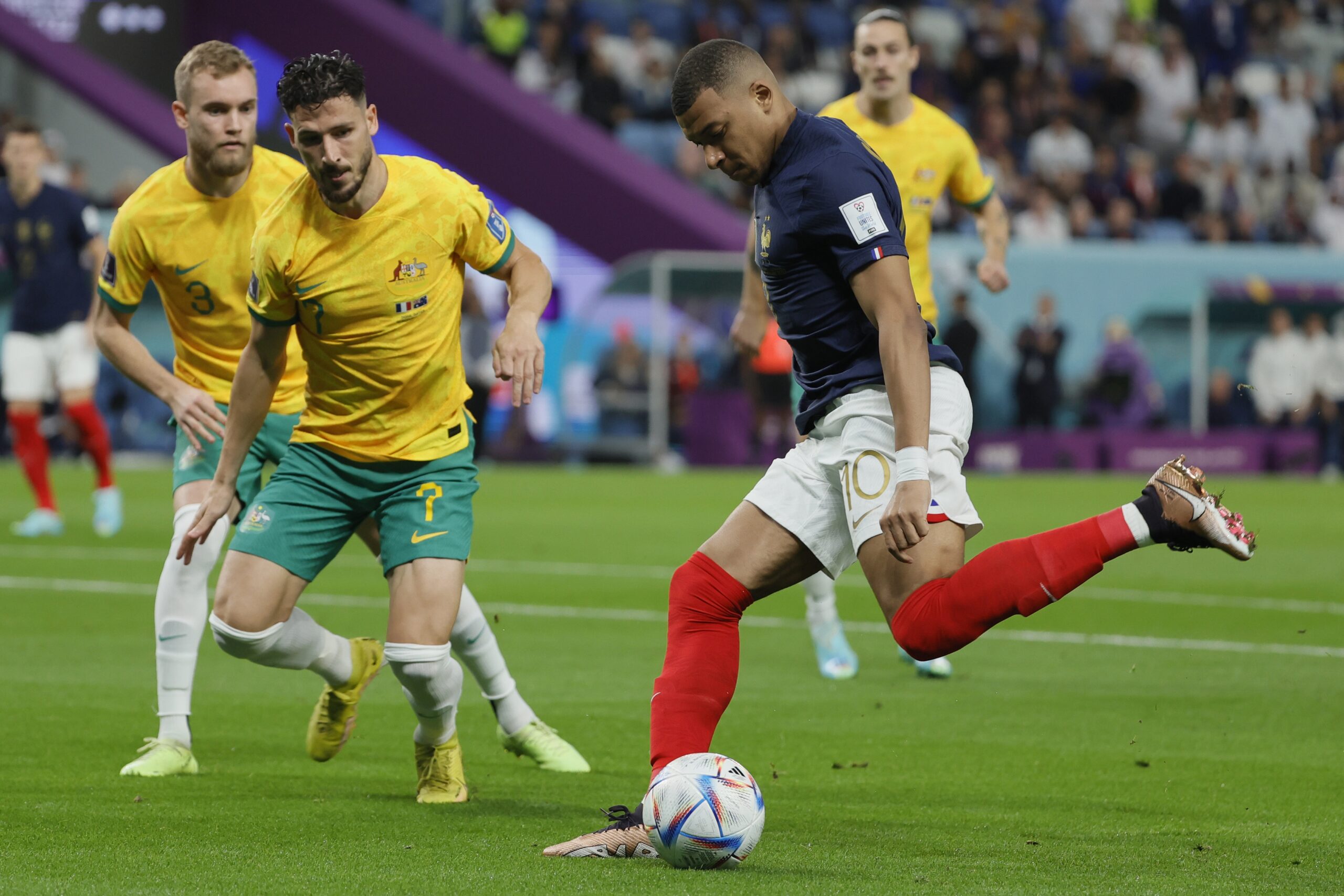 epa10321201 Kylian Mbappe of France in action during the FIFA World Cup 2022 group D soccer match between France and Australia at Al Janoub Stadium in Al Wakrah, Qatar, 22 November 2022.  EPA-EFE/Ronald Wittek