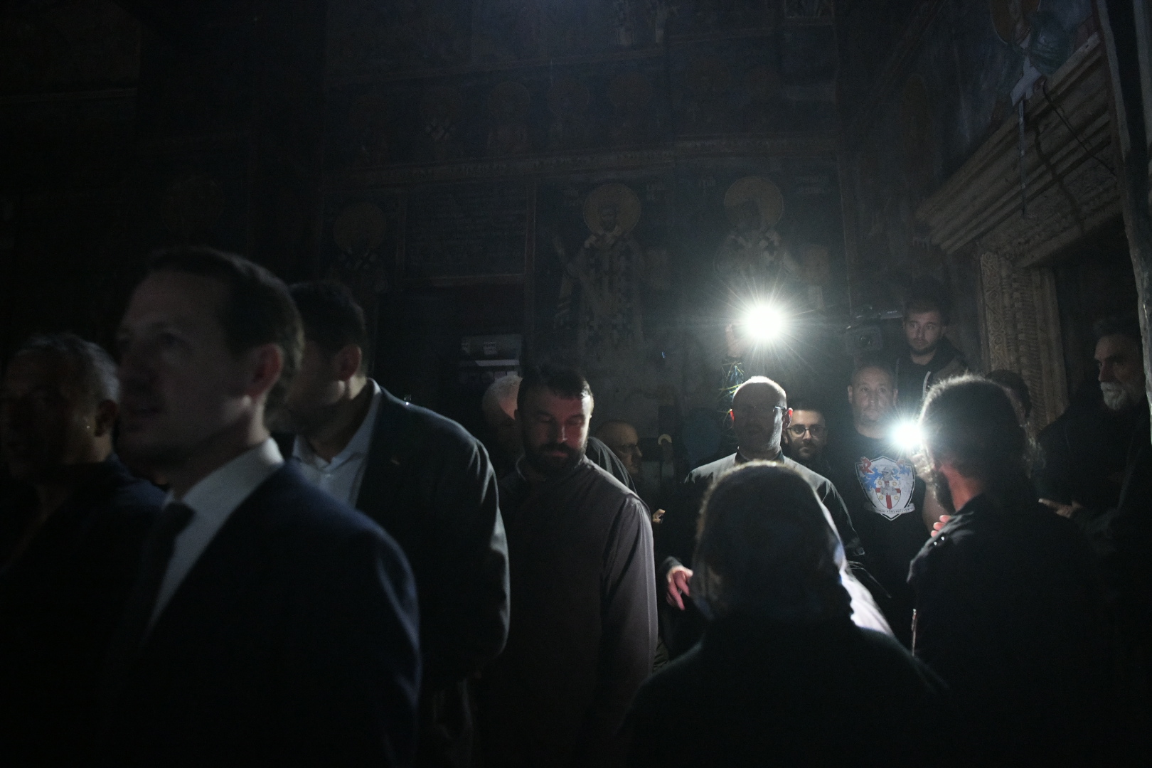 Peć 14.10.2022. Ustoličenje patrijarha Porfirija, Pećka patrijaršija Foto: Vesna Lalić/Nova.rs
nestala struja