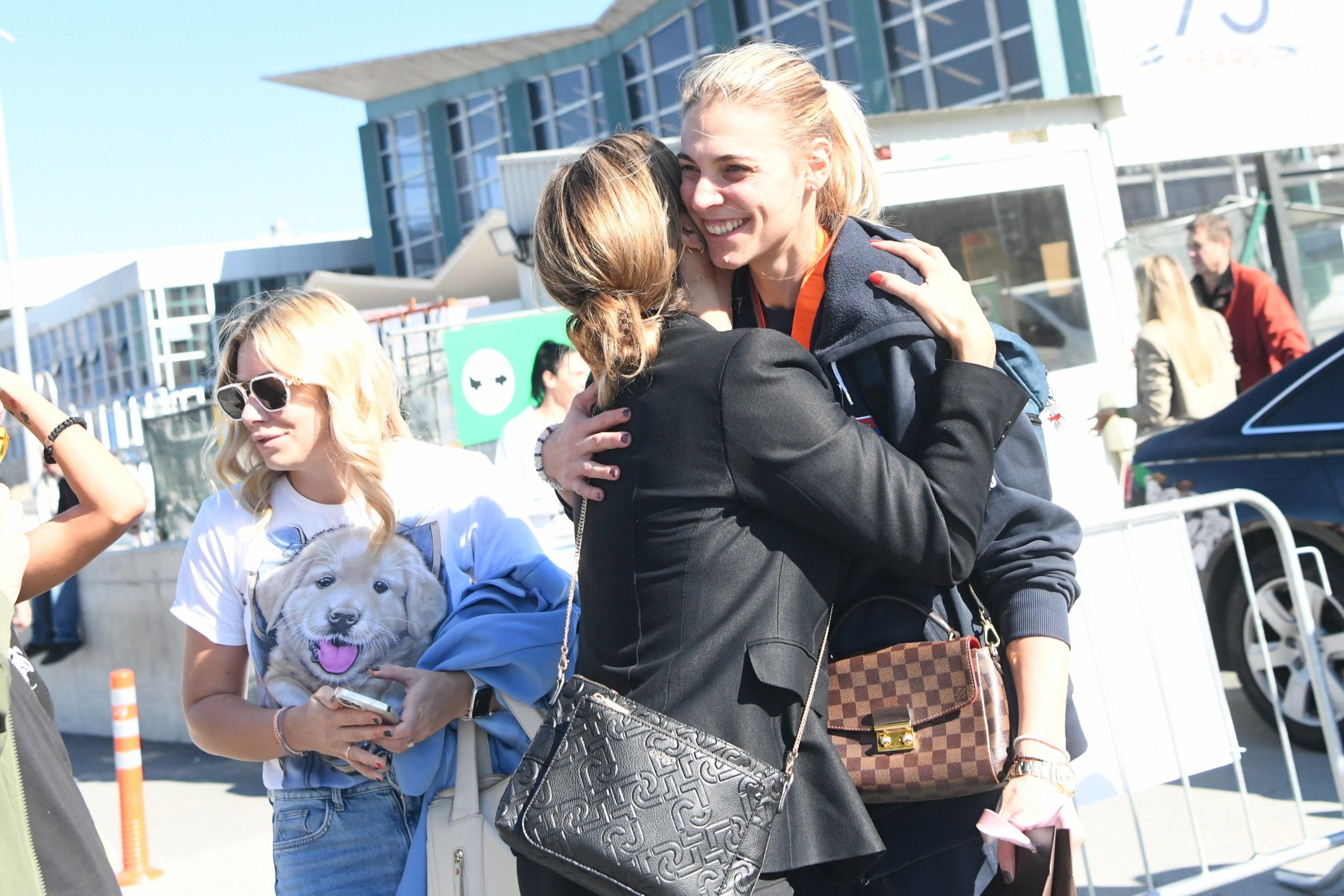 Beograd, 16.10.2022. Aerodrom Nikola Tesla, doček odbojkašica, odbojkašice Srbije, zlatna medalja, na Svetskom prvenstvu u odbojci, šampionke Foto: Vesna Lalić/Nova.rs
