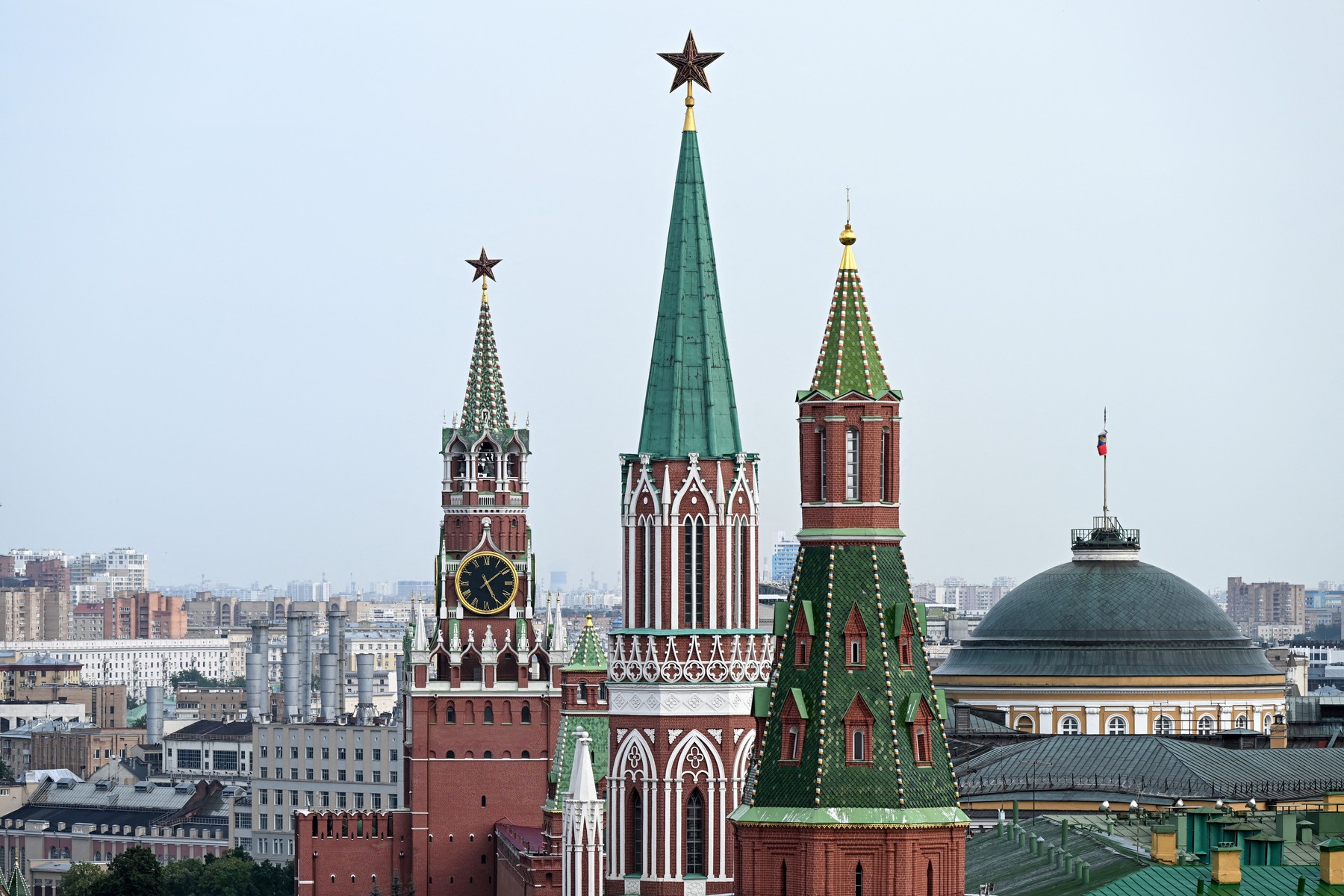 A view shows the Kremlin's towers, including the Spasskaya tower (L), in downtown Moscow on July 11, 2022.,Image: 706645750, License: Rights-managed, Restrictions: , Model Release: no, Credit line: Kirill KUDRYAVTSEV / AFP / Profimedia