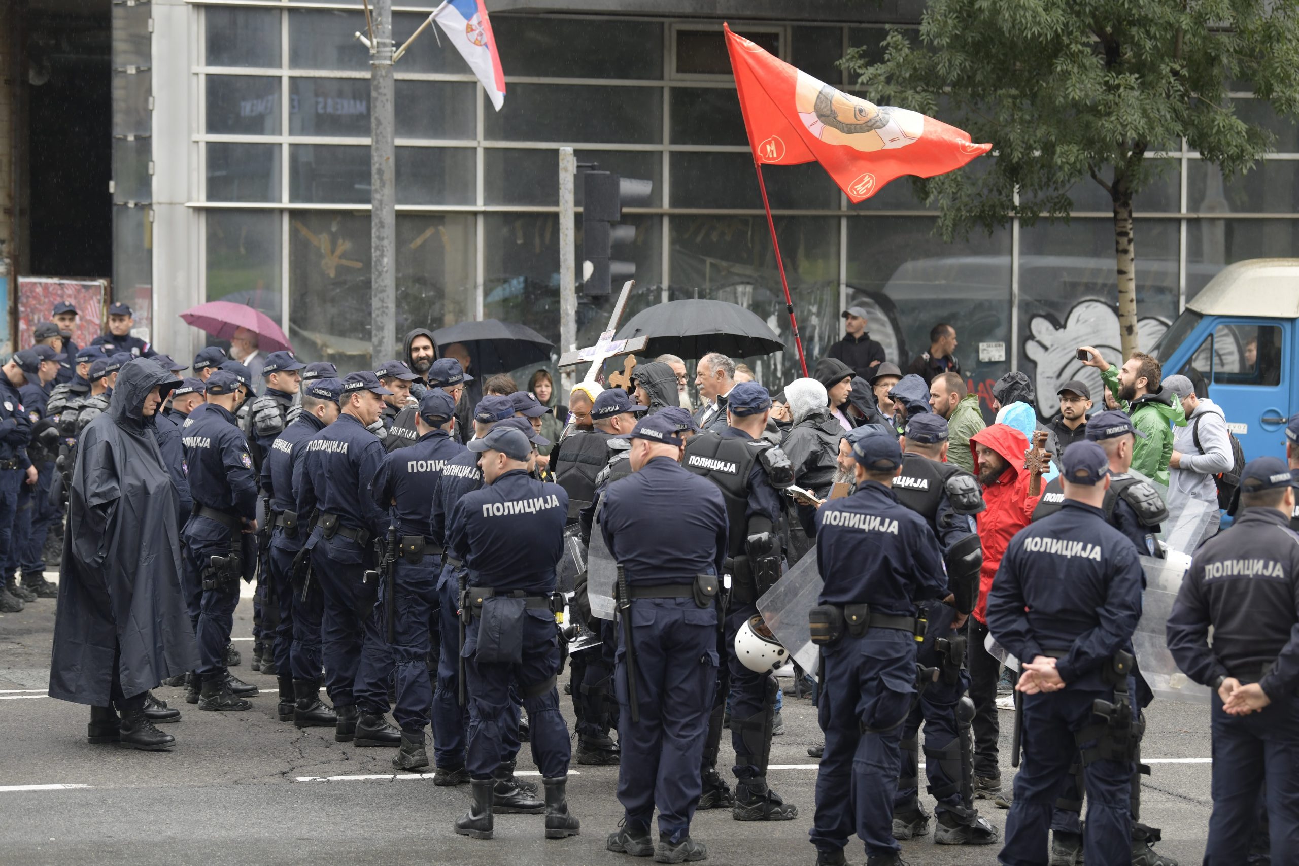 Beograd, 17.09.2022. Takovska, Kosovska ulica, skupljaju se vernici, kontraskup, anti gej parada, anti prajd protest, Kontraskup, policija, zatvorene ulice, litijaši Foto: Goran Srdanov/Nova.rs