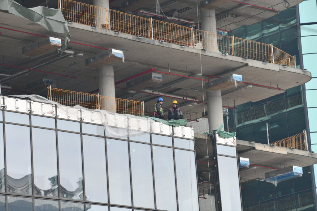 Zgrada, Gradilište, Delta distric, delta distrik