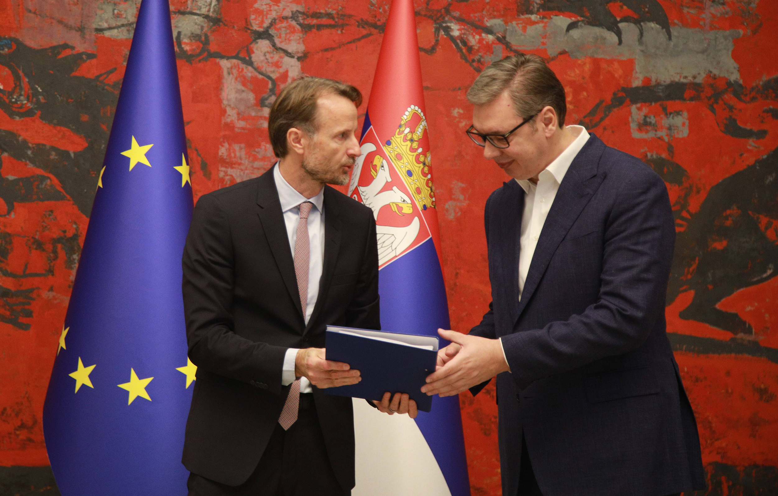 ALEKSANDAR VUCIC - ANDREAS FON BEKERAT