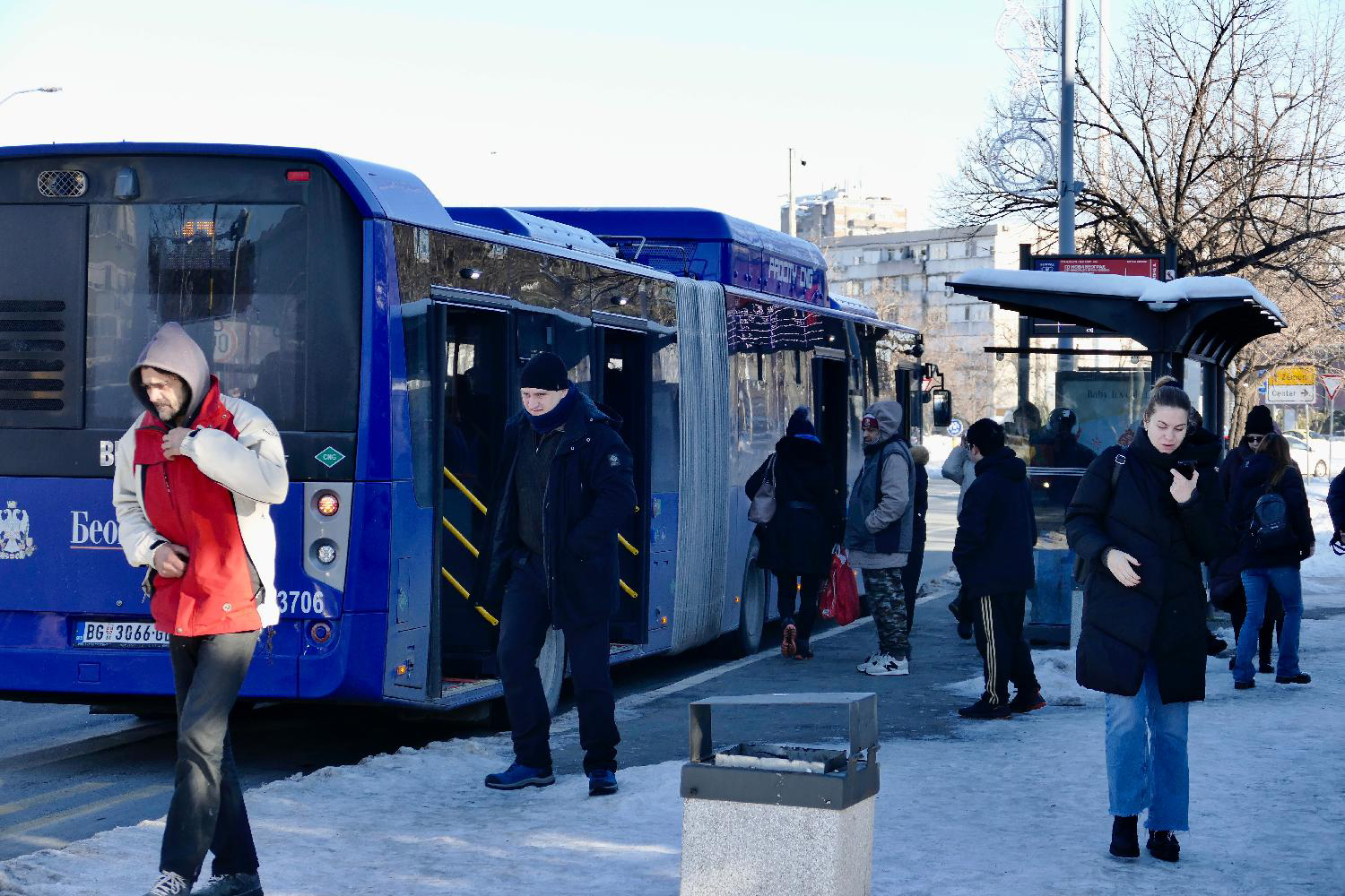 bus stajaliste autobusko stajaliste Mesto: Beograd
Datum: Mon Jan 12 10:46:15 CET 2026
Dogadjaj: DRUŠTVO - prepodnevna atmosfera u ledeno hladnom Beogradu
Fotoreporter: Ognjen Stevanović
Izvor: FoNet