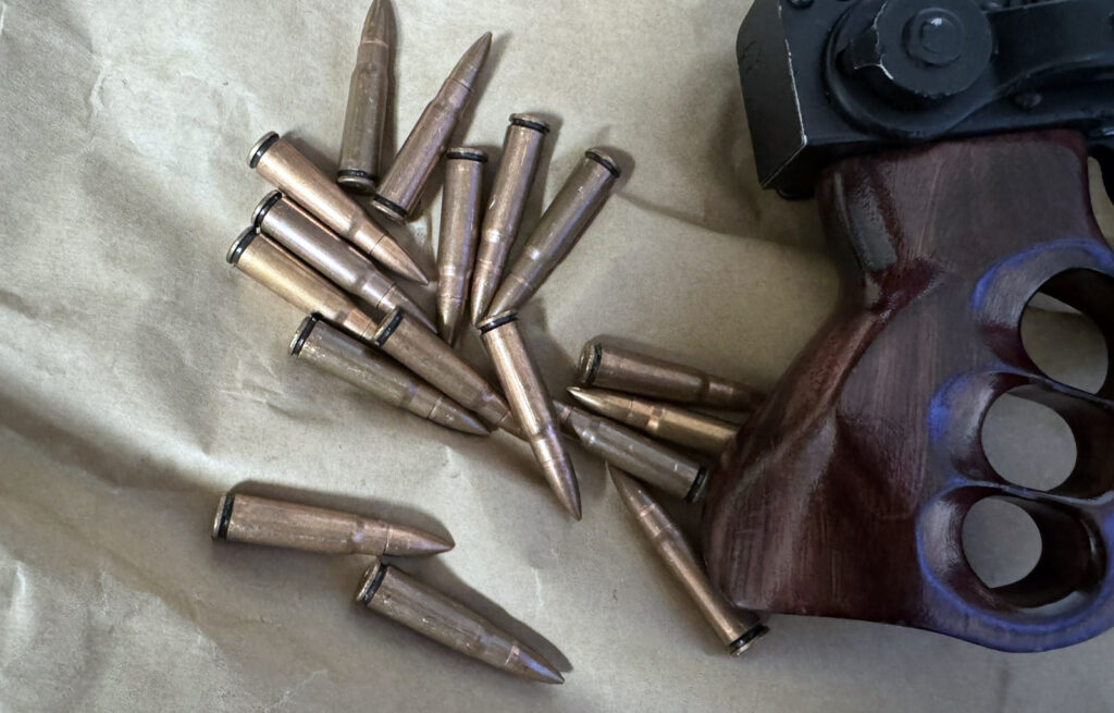 Nedozvoljena proizvodnja, drzanje, nosenje i promet oruzja i eksplozivnih materija