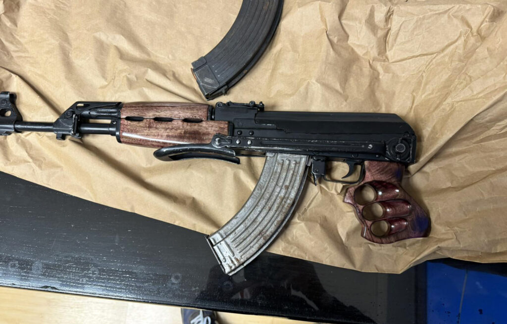 Nedozvoljena proizvodnja, drzanje, nosenje i promet oruzja i eksplozivnih materija