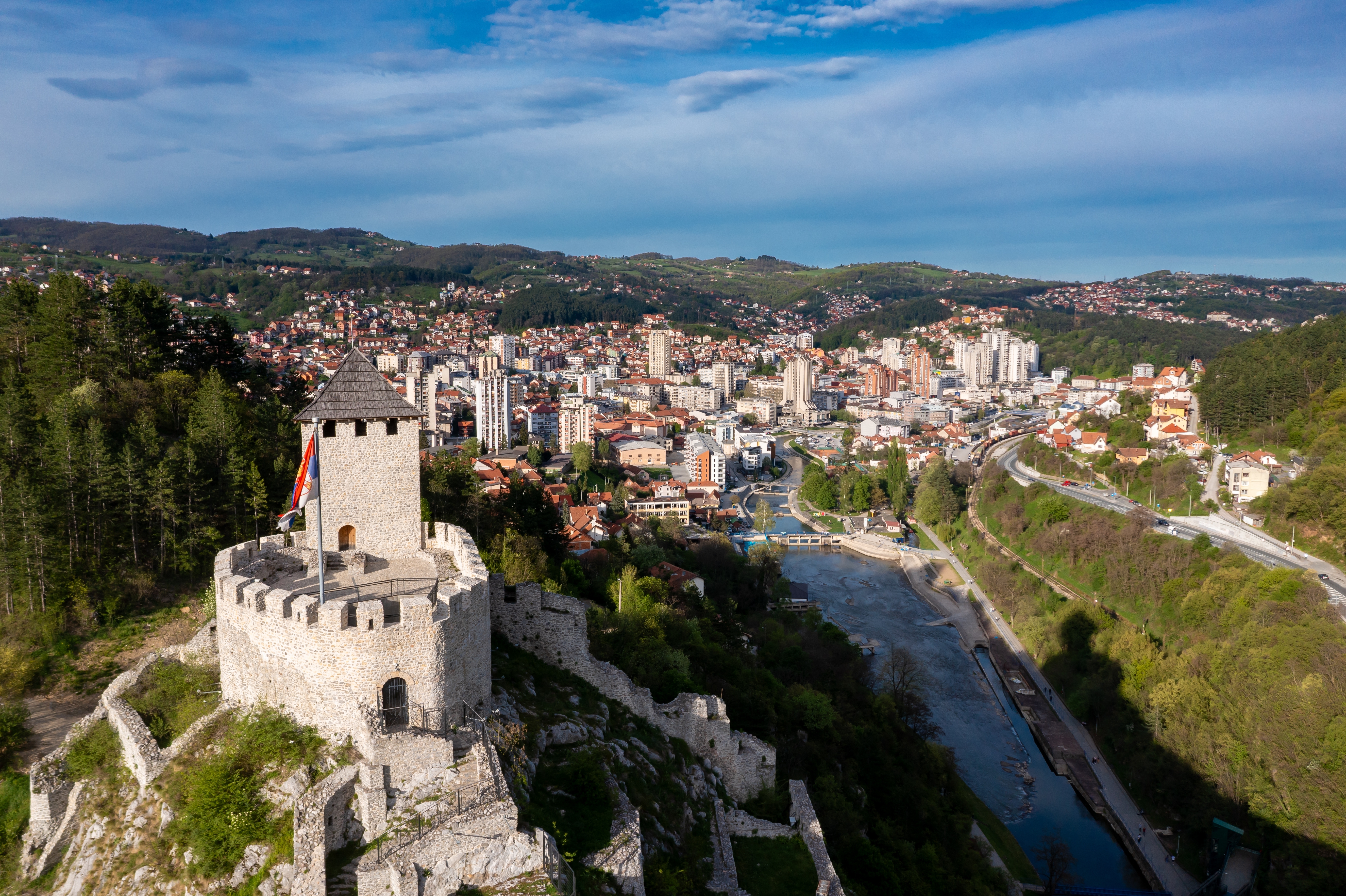 Užice, panorama grada, grad Foto: Shutterstock