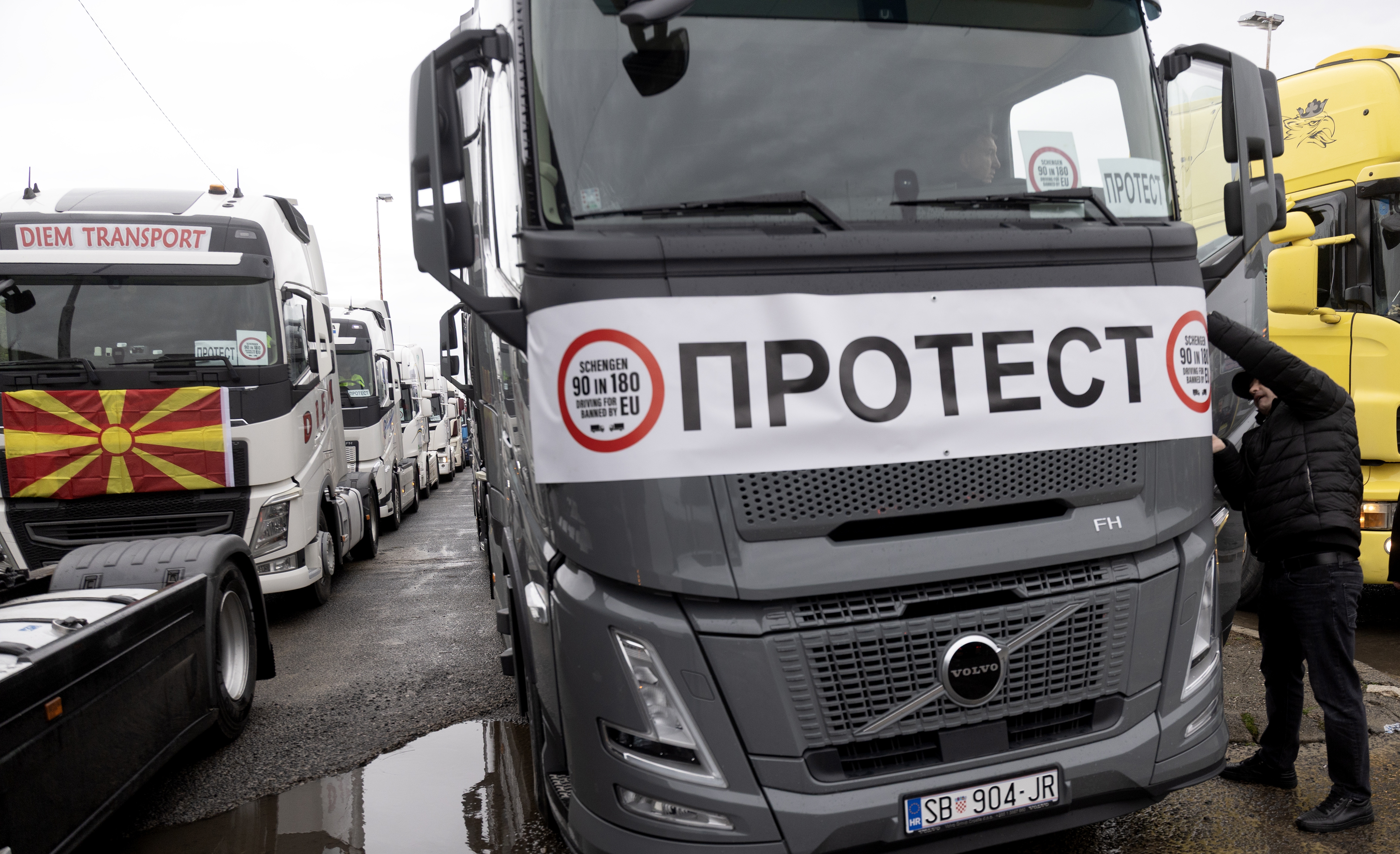 Western Balkan truck drivers block EU border terminals to protest new exit/entry system