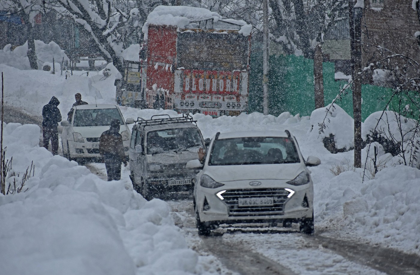 Heavy Snowfall Hits Kashmir Region In India, Shopian - 23 Jan 2026