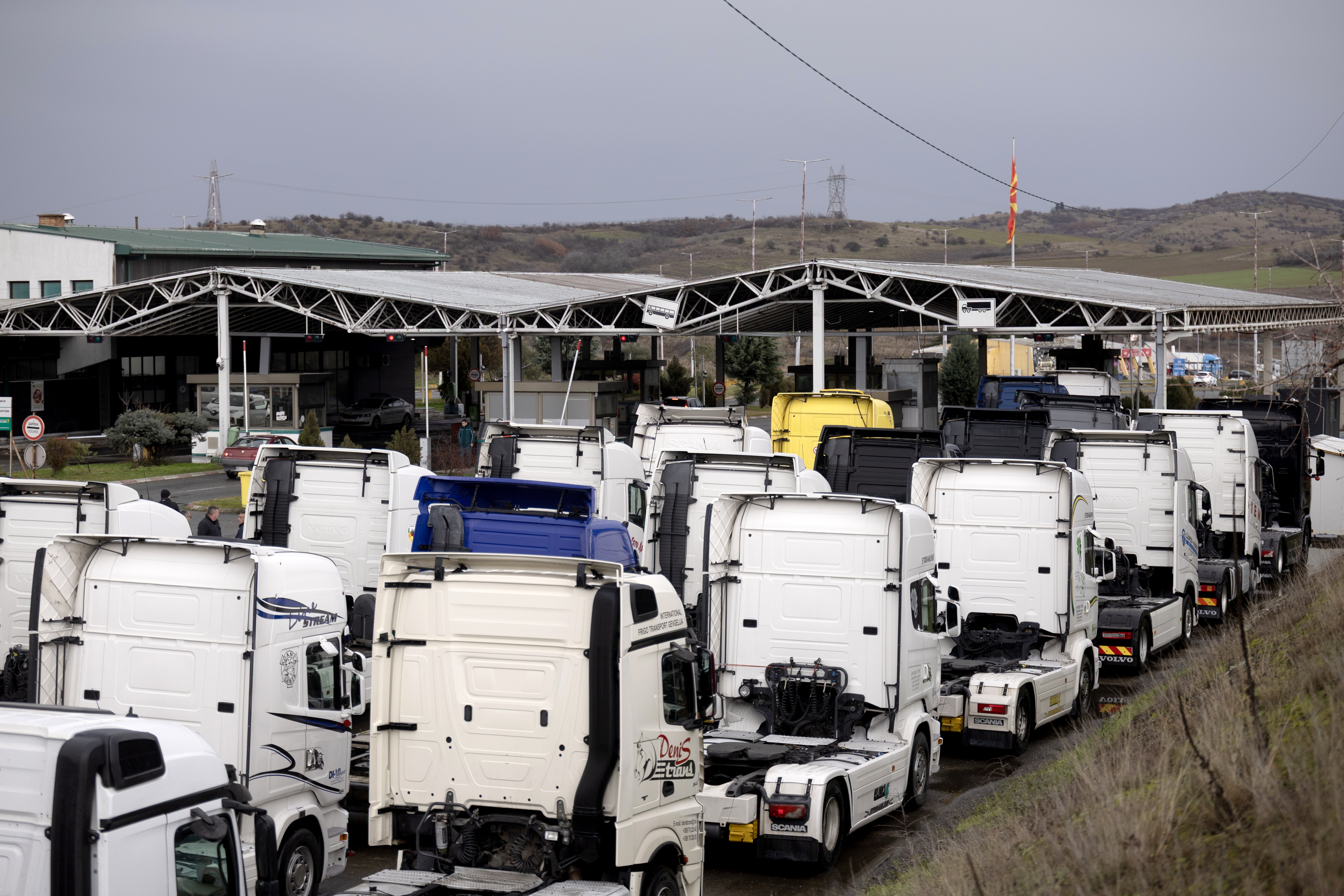 Western Balkan truck drivers block EU border terminals to protest new exit/entry system