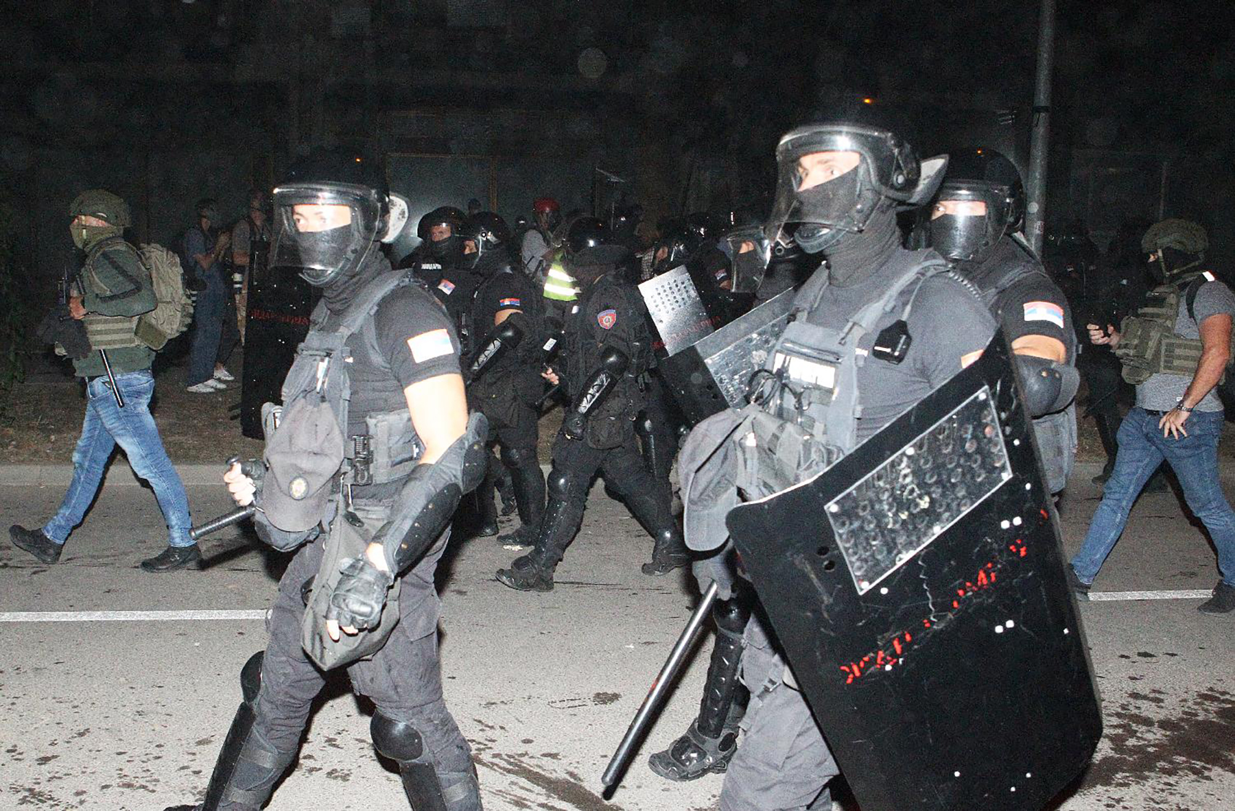 Mesto: Novi Sad
Datum: Fri Sep 05 23:24:51 CEST 2025
Dogadjaj: DRUŠTVO/POLITIKA/OPŠTINE - Sukob policije i demonstranata tokom protesta "Srbijo, da li se čujemo" u Novom Sadu
Fotoreporter: Relja Jarkovački
Izvor: FoNet