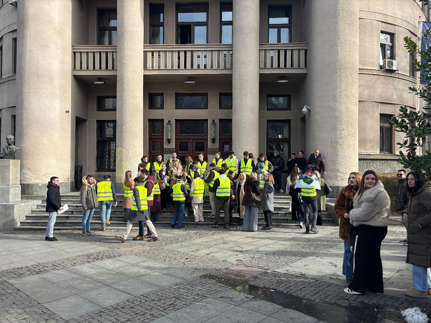 Mesto: Beograd
Datum: Tue Jan 27 12:15:34 CET 2026
Dogadjaj: DRUŠTVO - studenti Pravnog fakulteta i građani održali su 16 minuta tišine za žrtve nesreće u Novom Sadu
Fotoreporter: Sofija Vukajlović
Izvor: FoNet