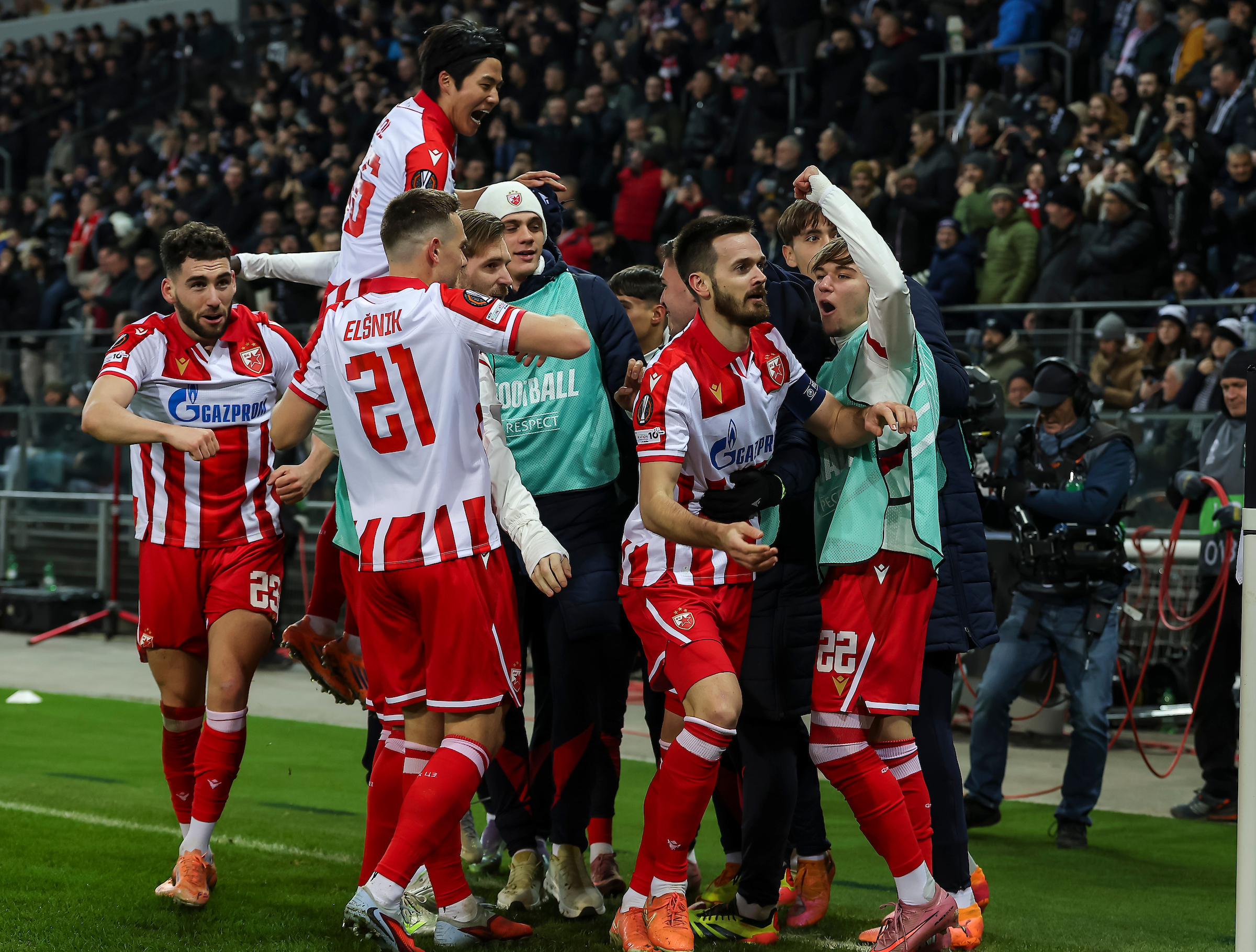 Fudbaleri Crvene zvezde se raduju golu u Ligi Evrope protiv Šturma u Gracu