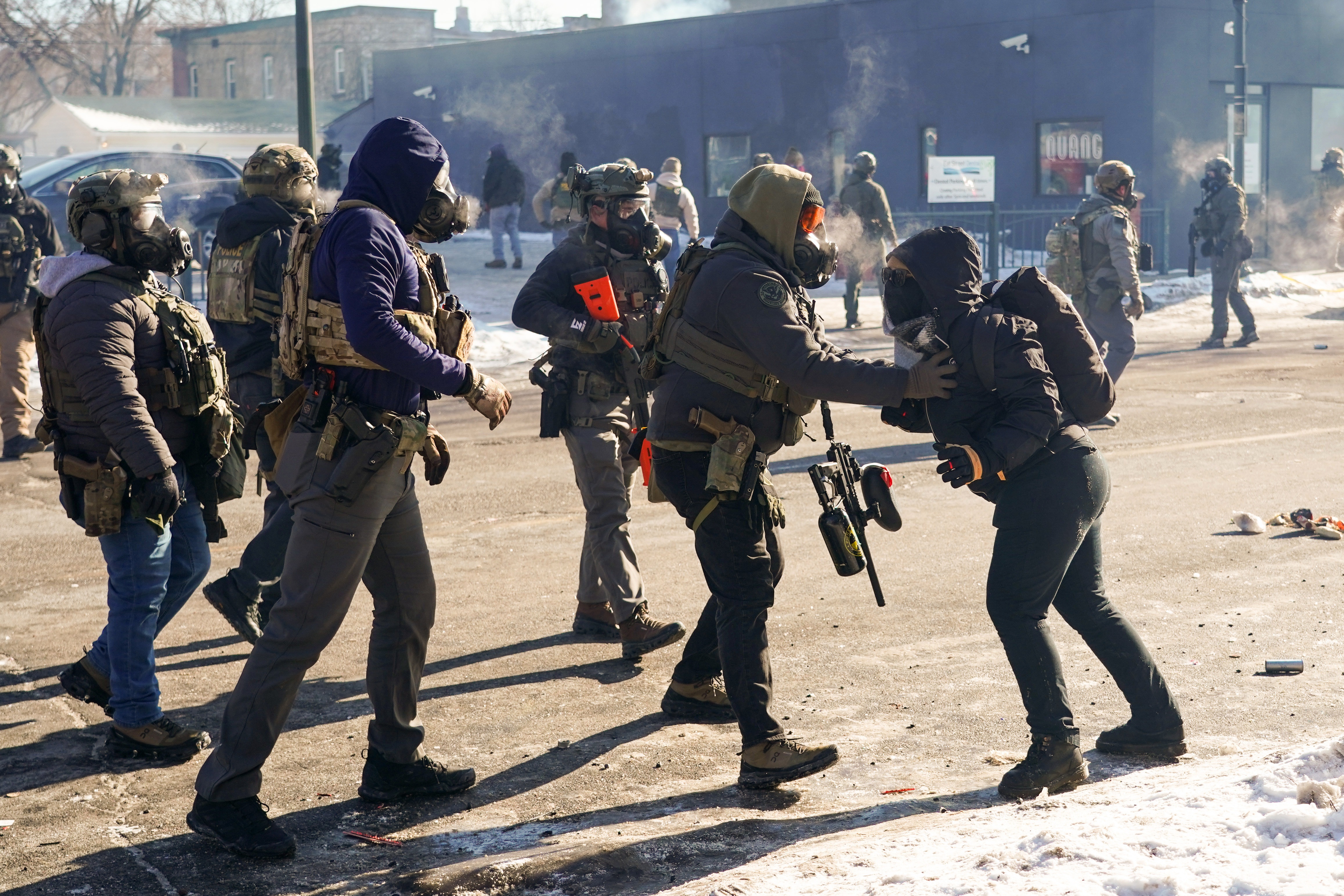 Federal officers in Minneapolis, Minnesota, USA, 24 January 2026. EPA/CRAIG LASSIG