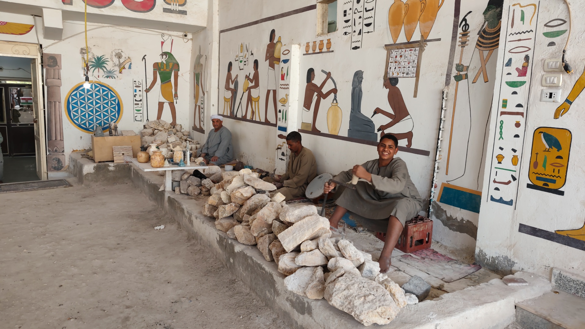 Majstori alabastera za Anu Kalabu