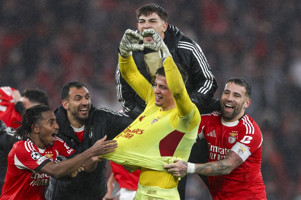 epa12689431 Benfica's goalkeeper Anatoliy Trubin