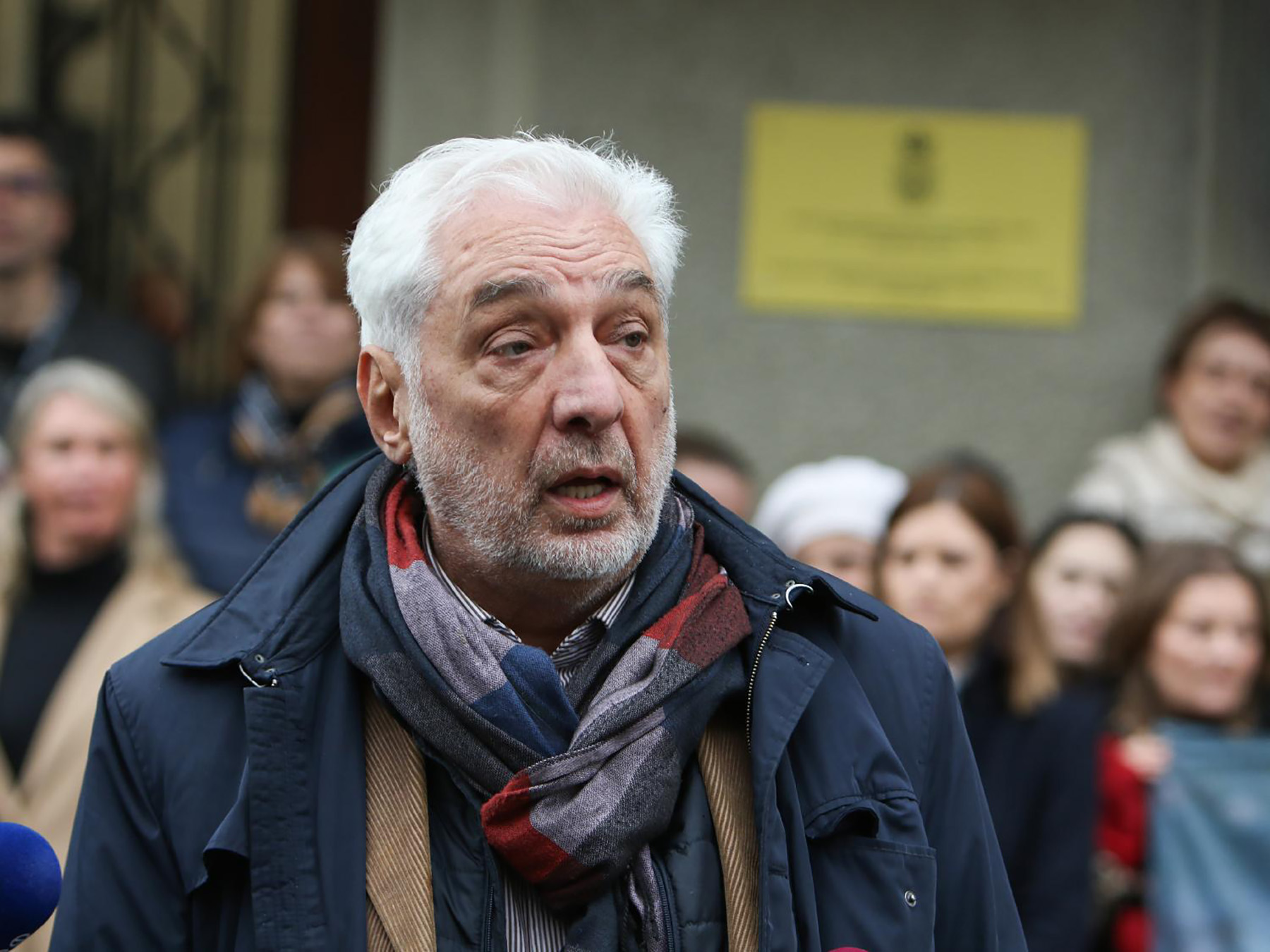 Božo Prelević Učenici i profesori Pete beogradske gimnazije uspeli su jutros da uđu u školu Foto:FoNet/ Milica Vučković