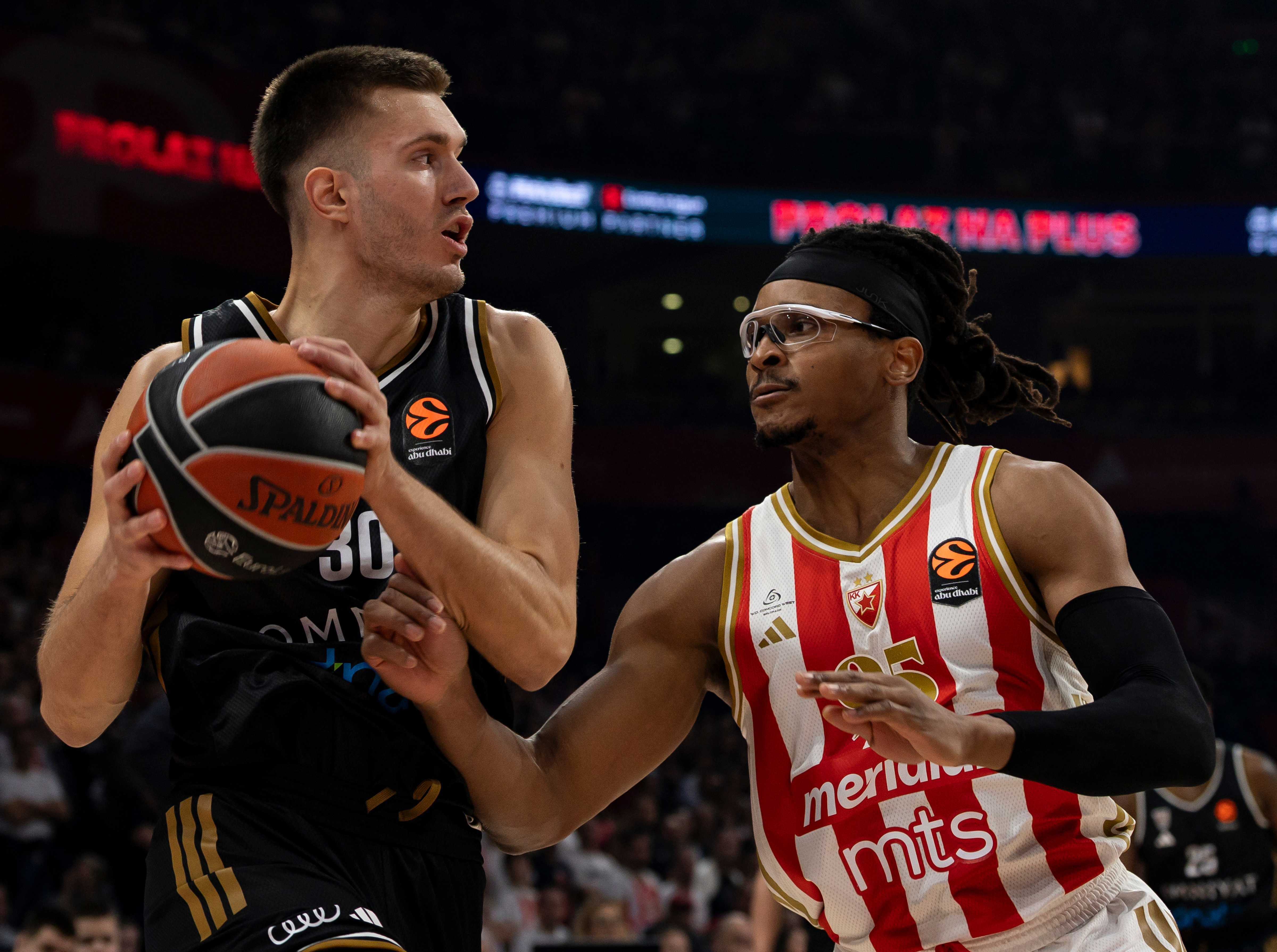 Crvena zvezda vs Dubai