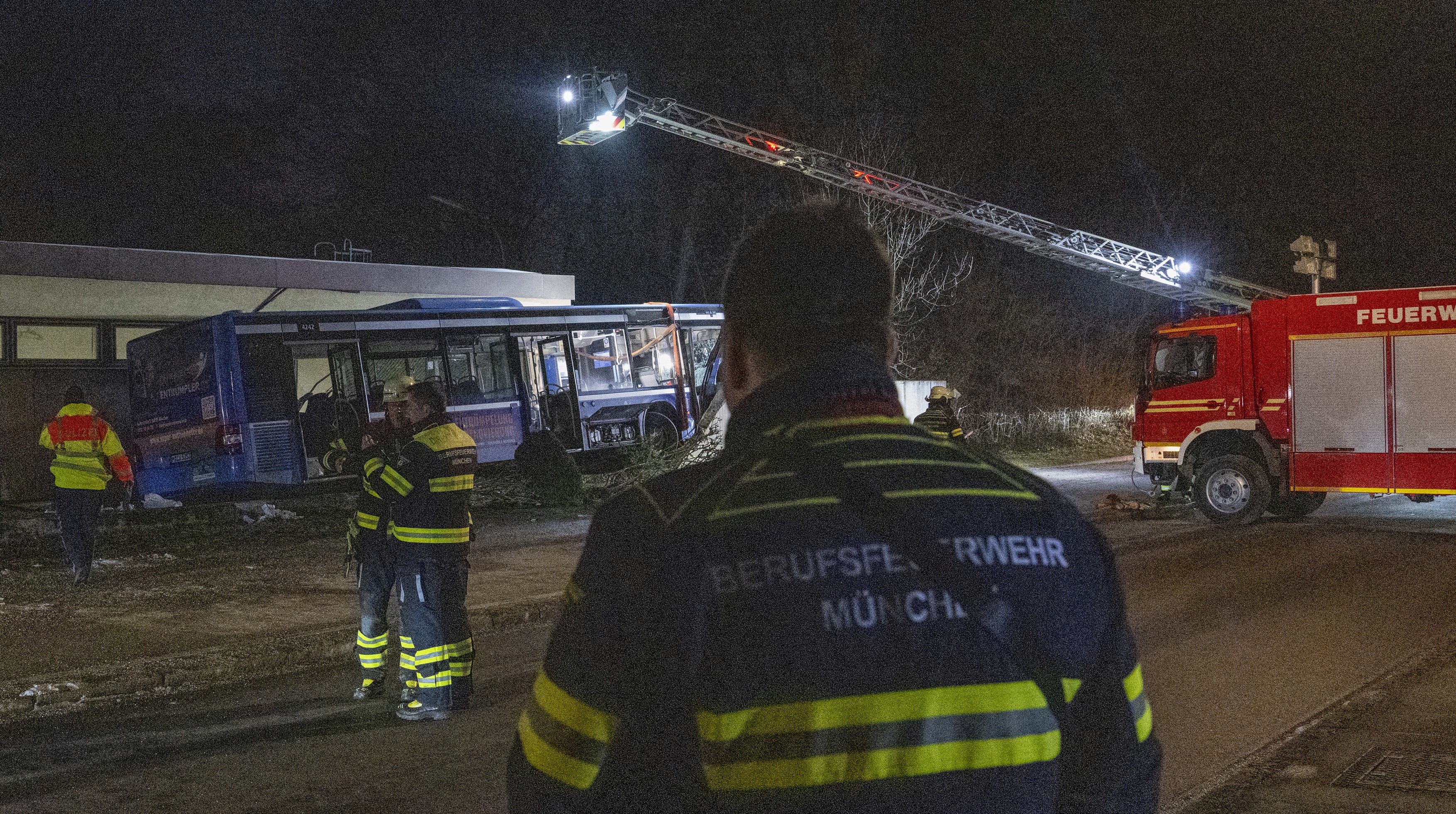 Autobus udario u porodičnu kuću kod Minhena, profimedia-1070914730.jpg