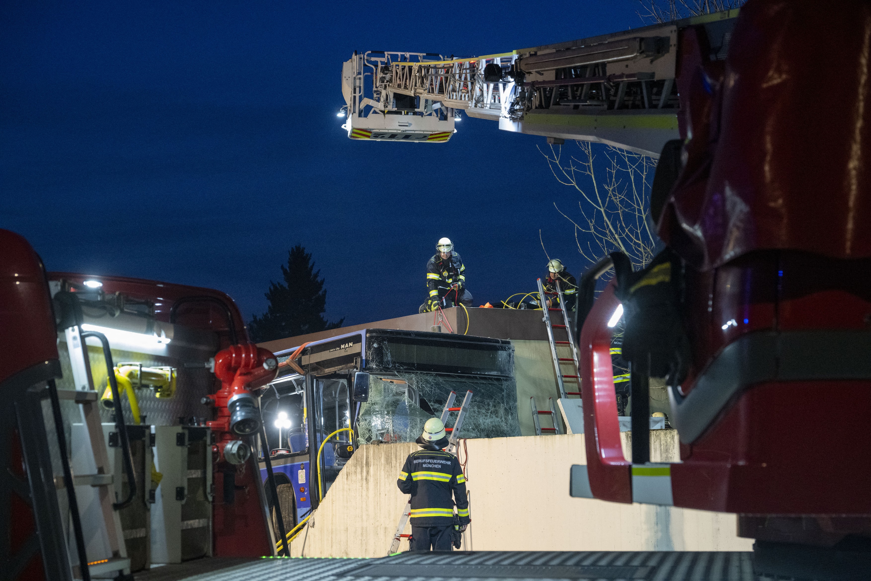 Autobus udario u porodičnu kuću kod Minhena, profimedia-1070914718.jpg