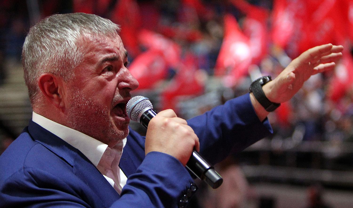 Dušan Bajatović na predizbornom skupu SPS u Areni sps003_7330_b.JPG